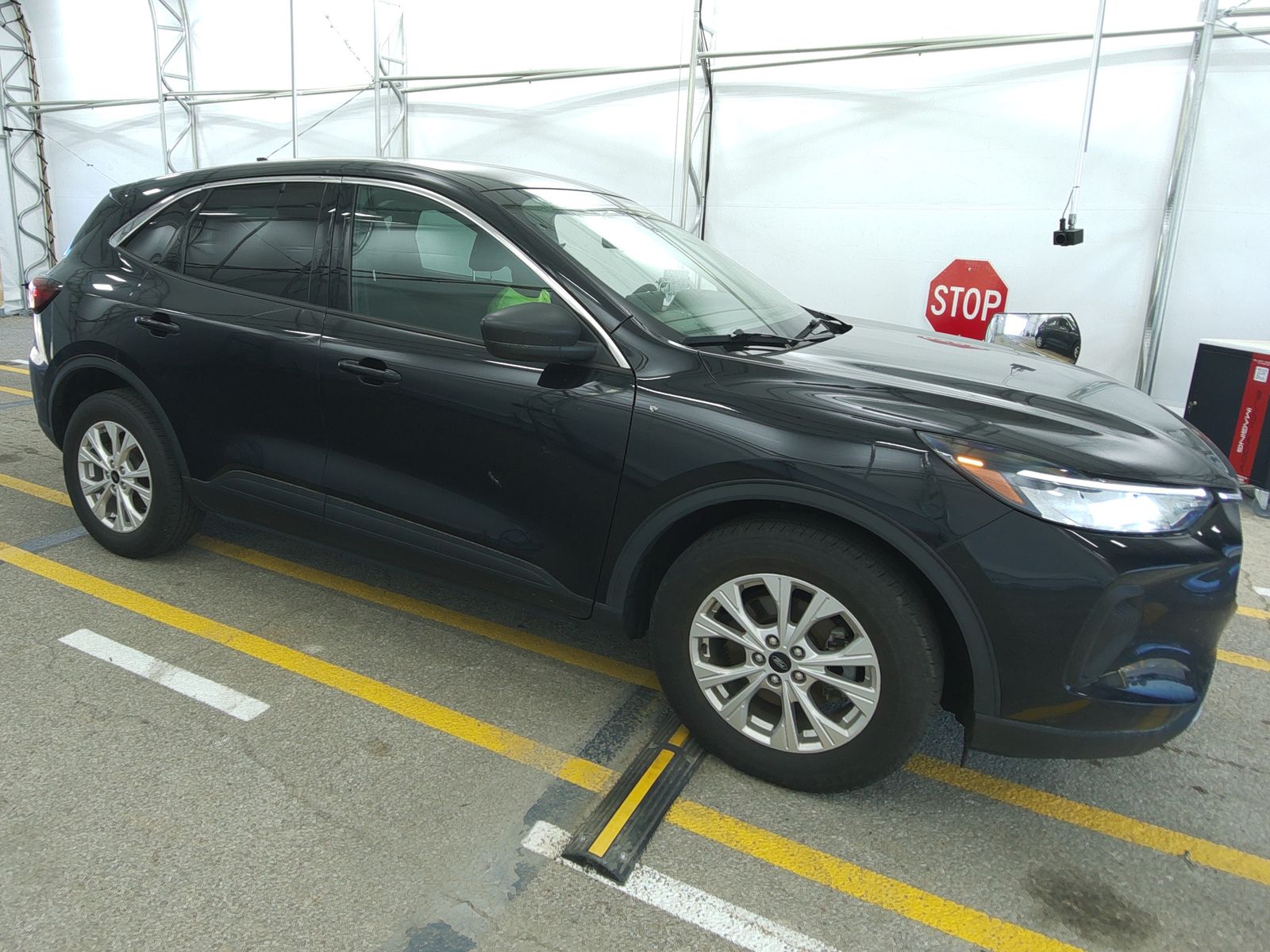 FORD ESCAPE - 4