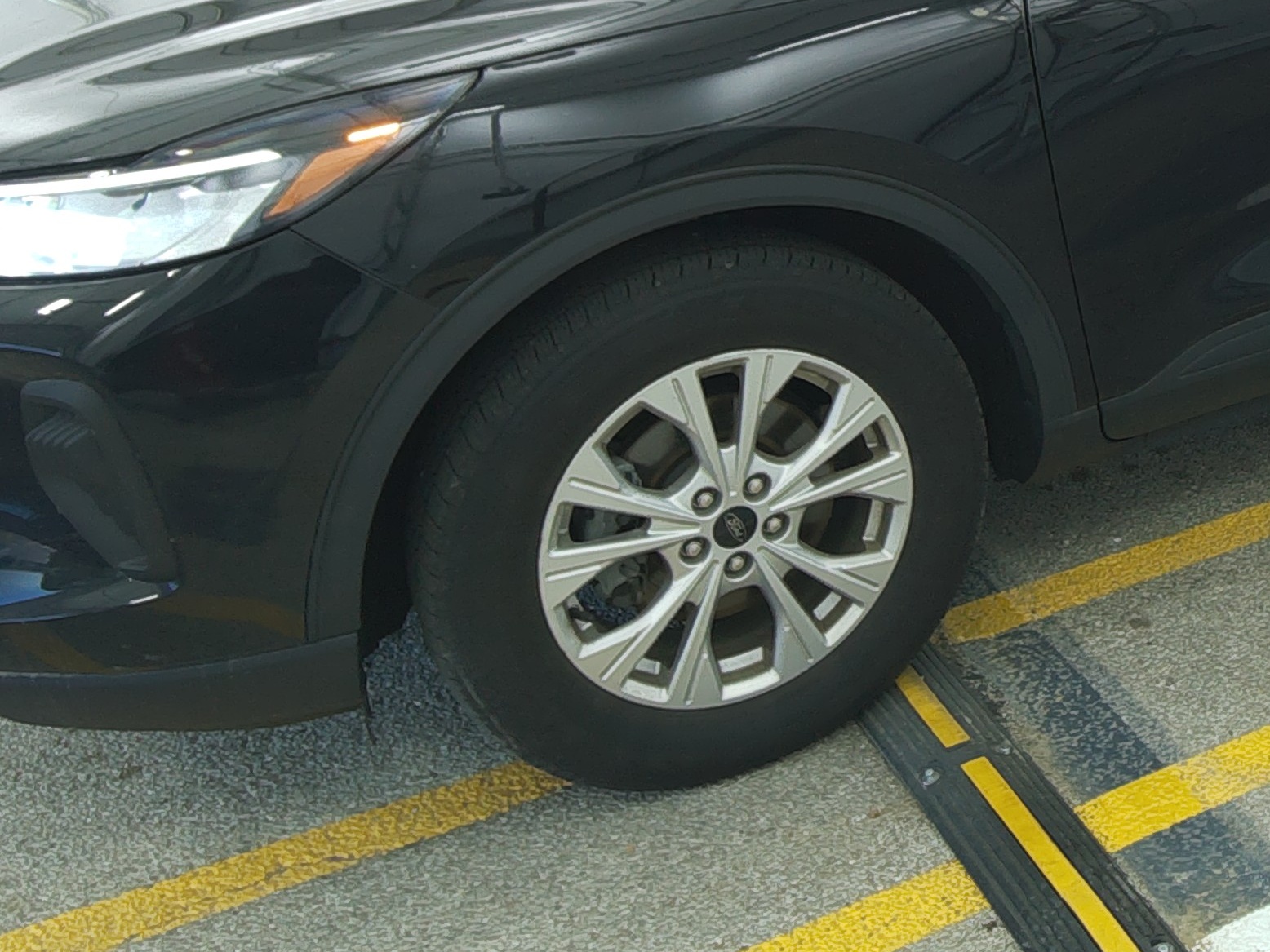 FORD ESCAPE - 8