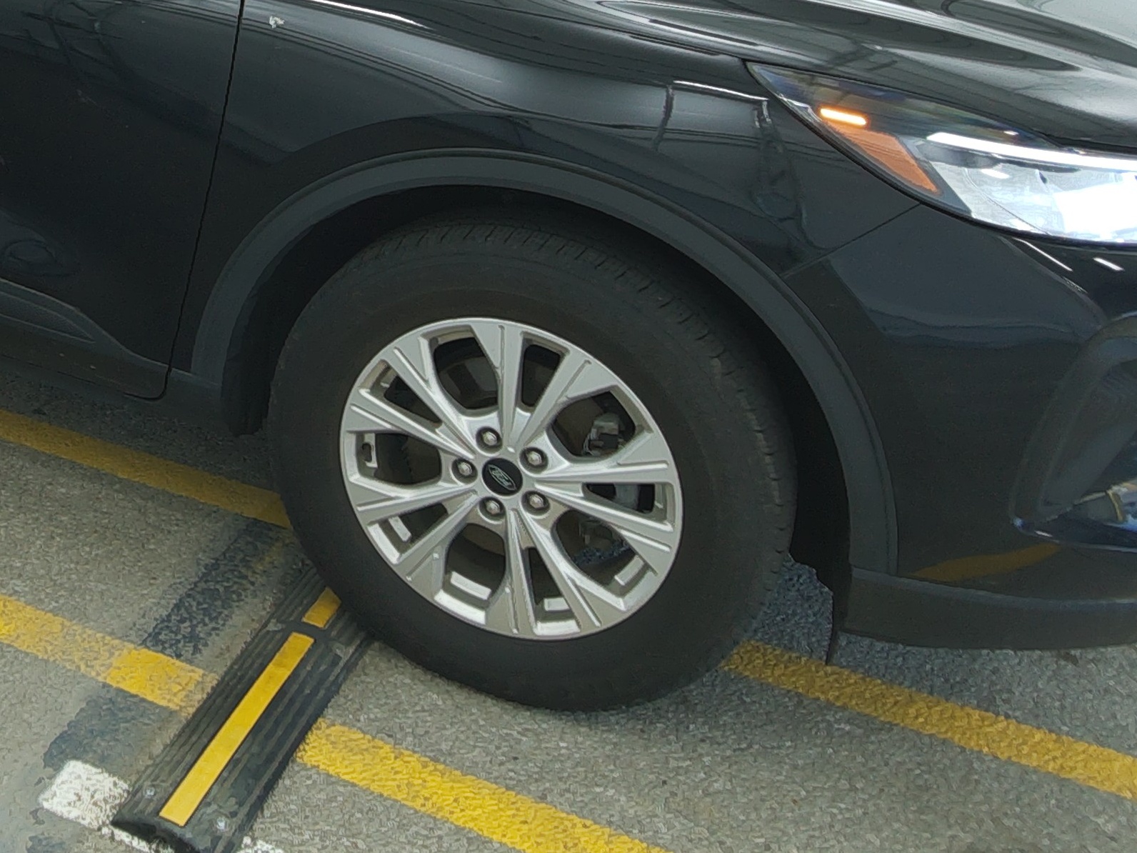 FORD ESCAPE - 9