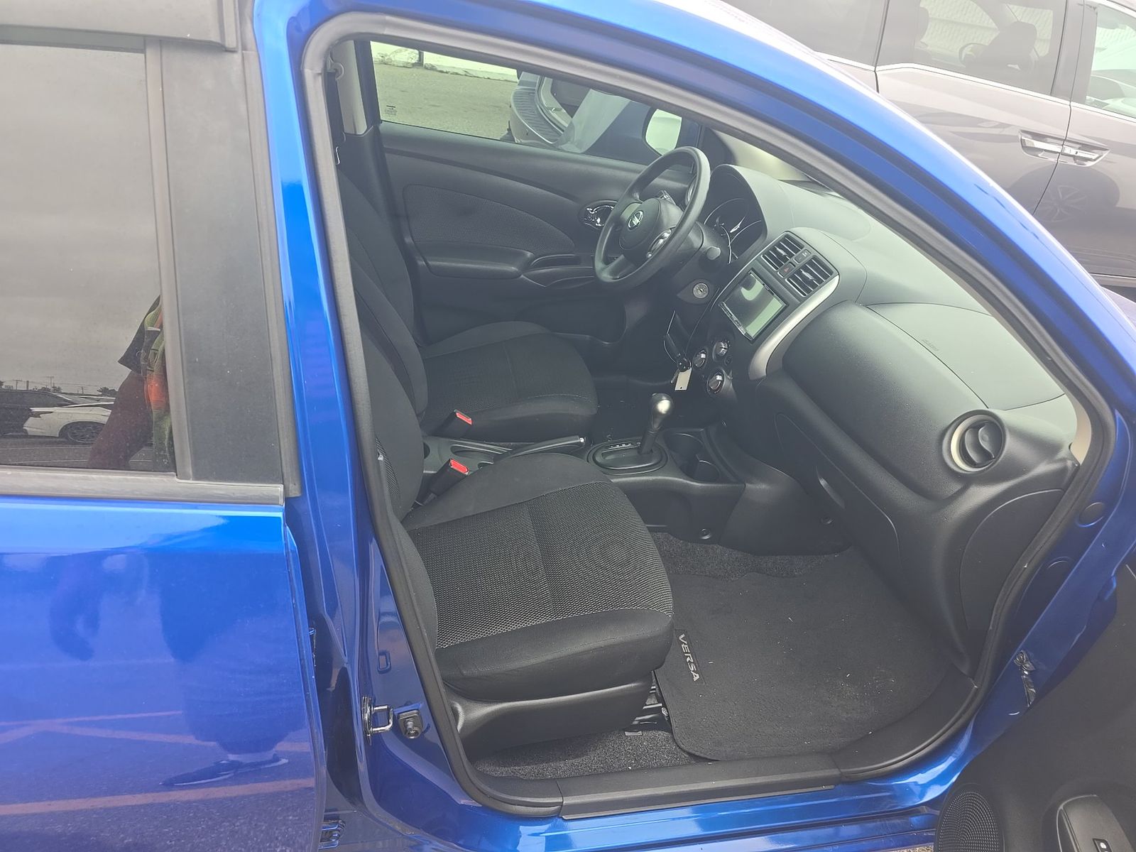 NISSAN VERSA - 9