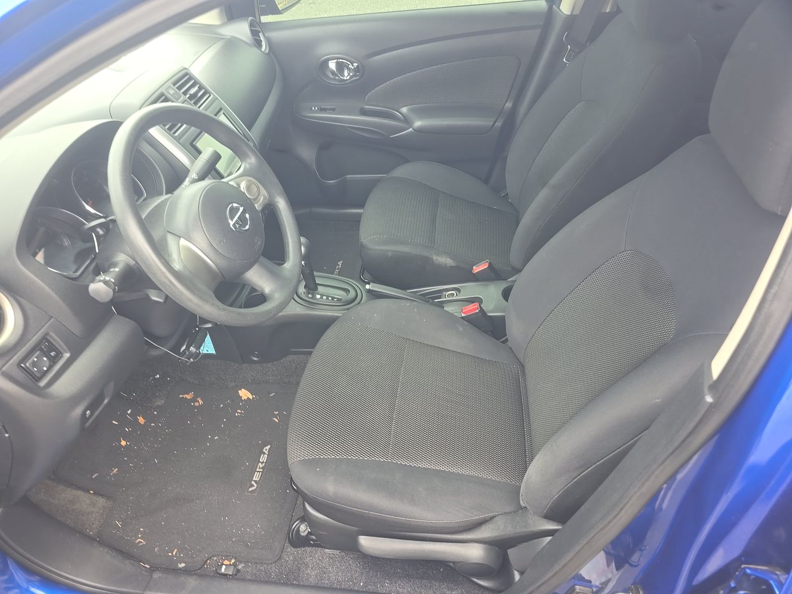 NISSAN VERSA - 8