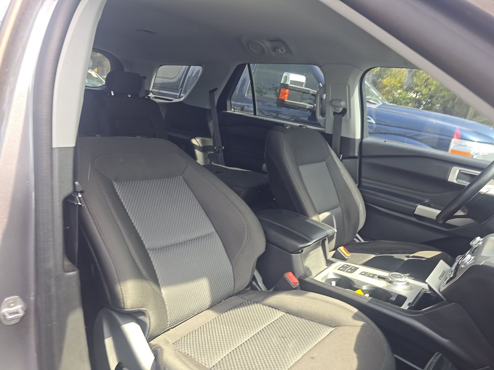 FORD EXPLORER - 9