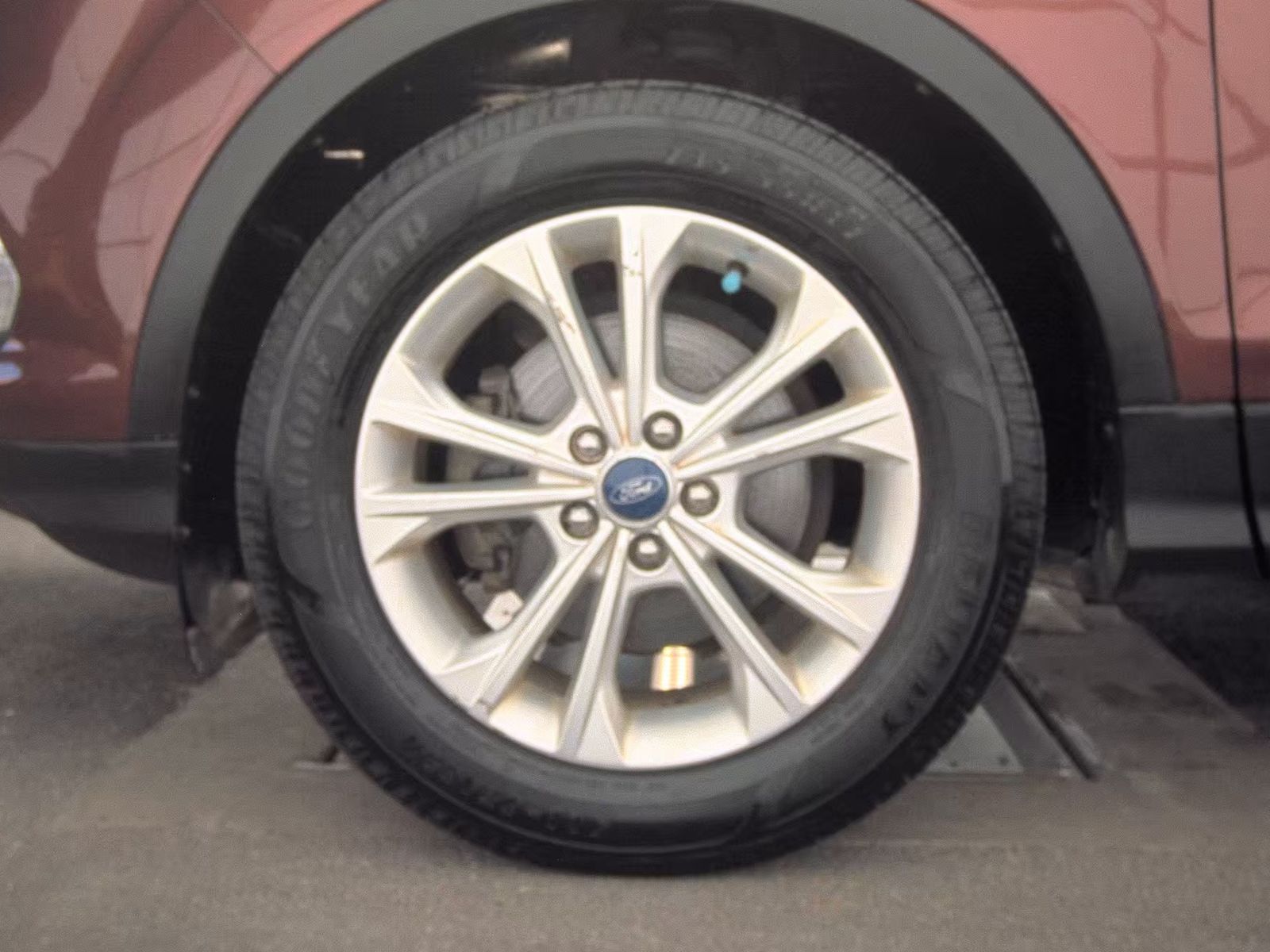 FORD ESCAPE - 10