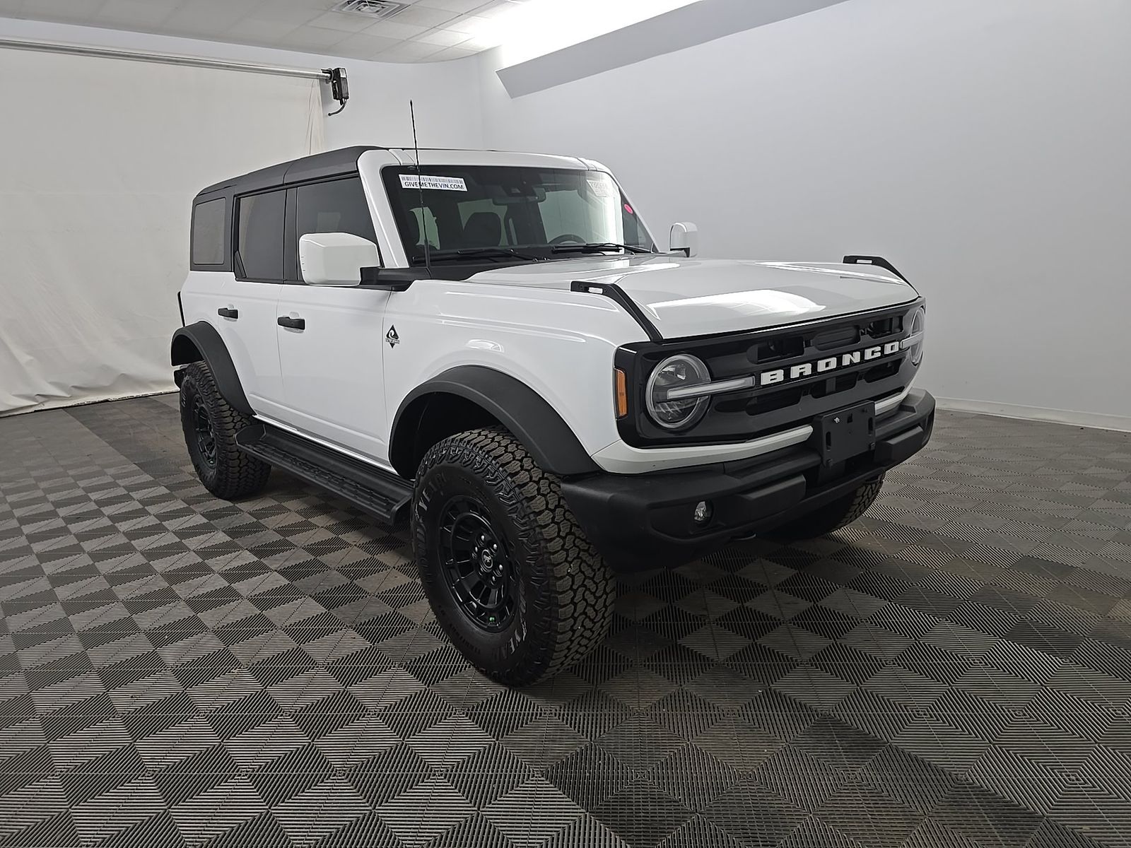 FORD BRONCO - 4