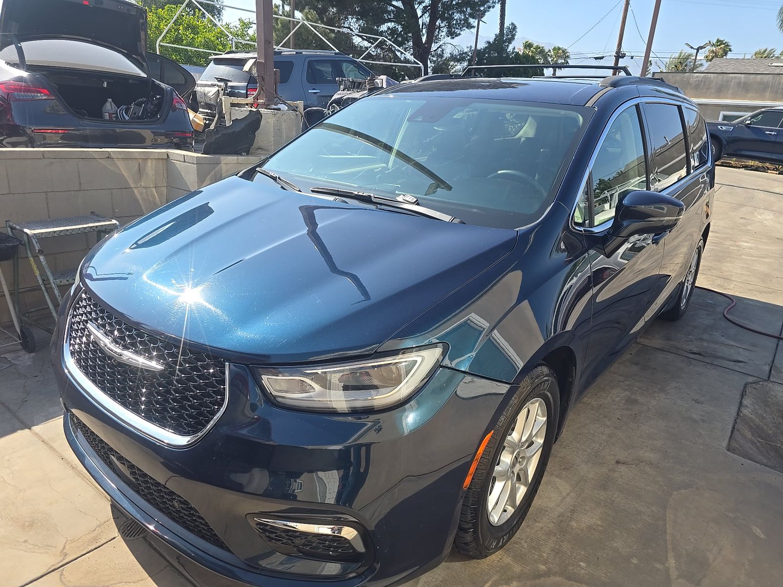 CHRYSLER PACIFICA - 1
