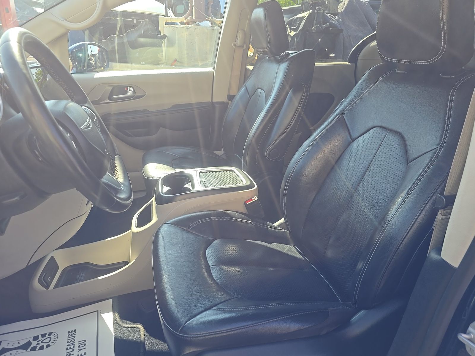 CHRYSLER PACIFICA - 8
