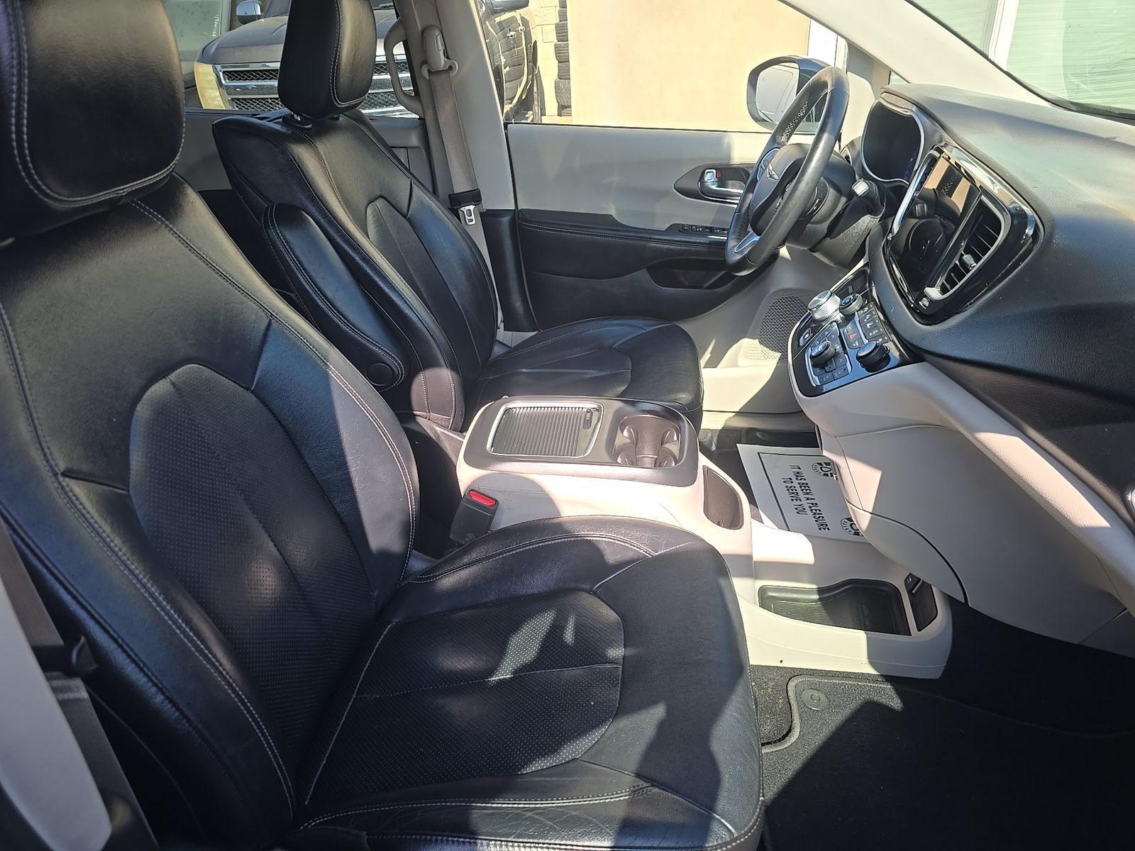 CHRYSLER PACIFICA - 9