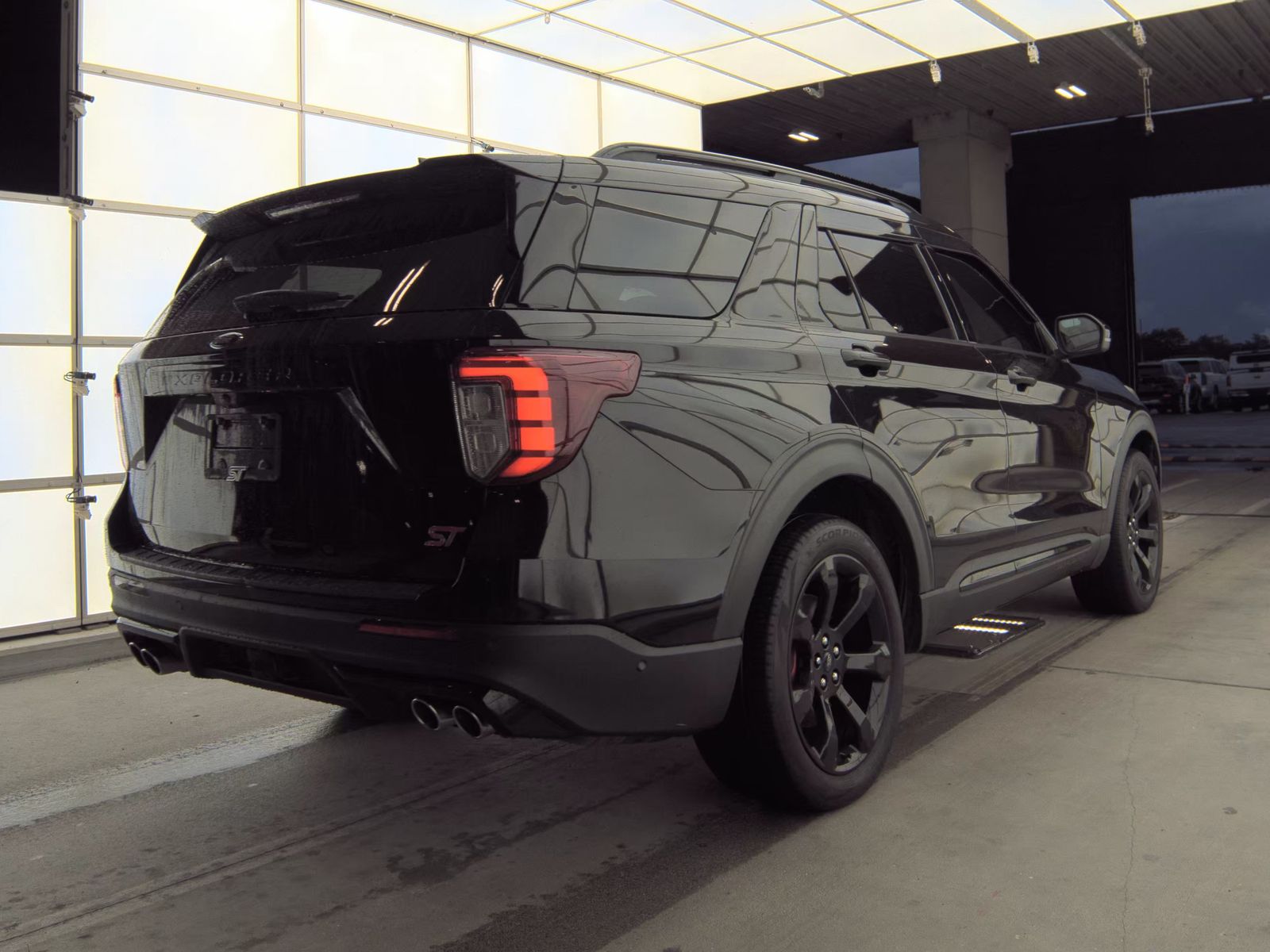 FORD EXPLORER - 6