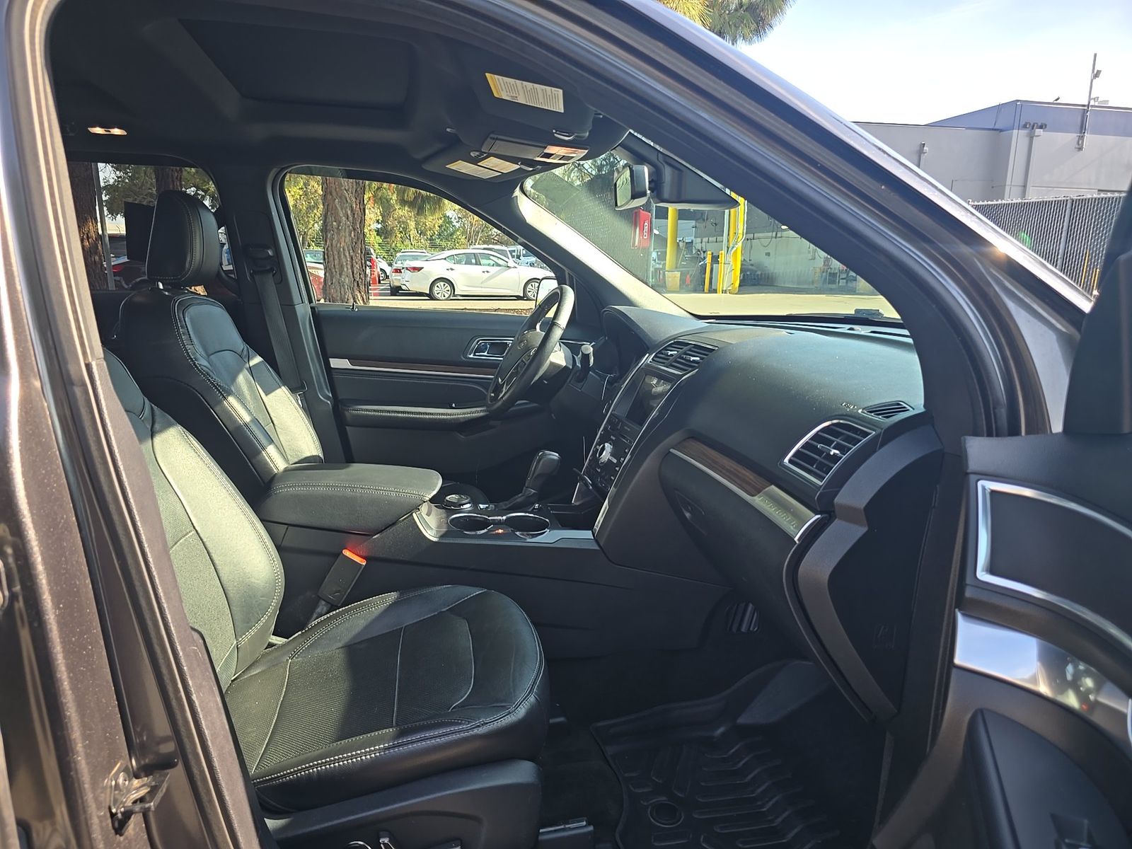 FORD EXPLORER - 9