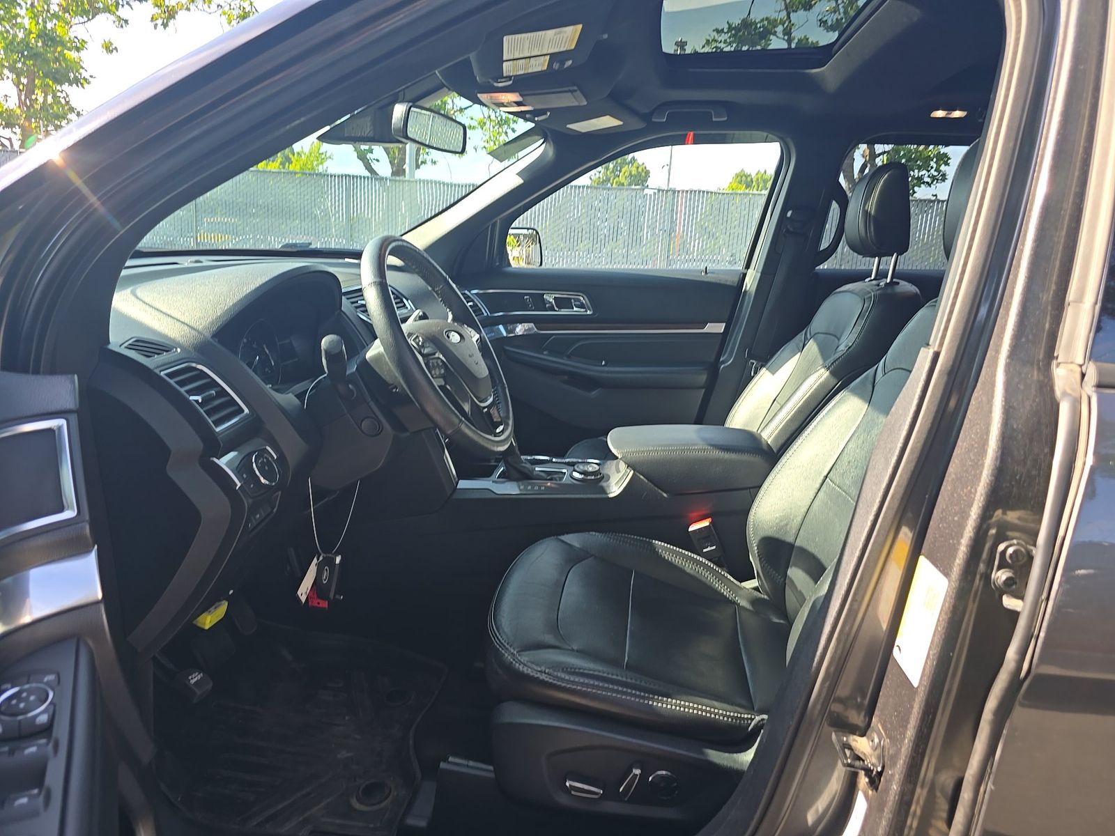 FORD EXPLORER - 8