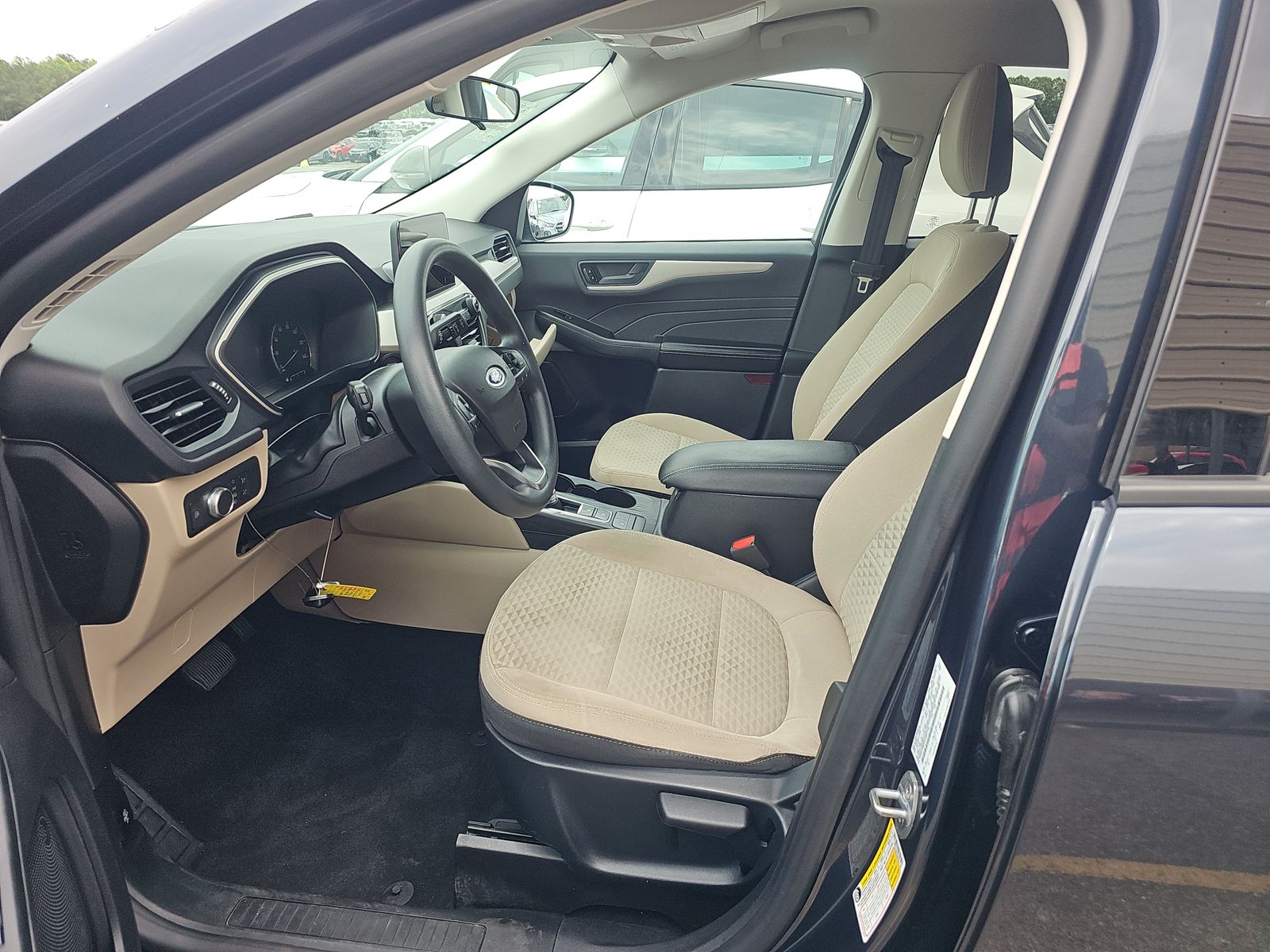 FORD ESCAPE - 8