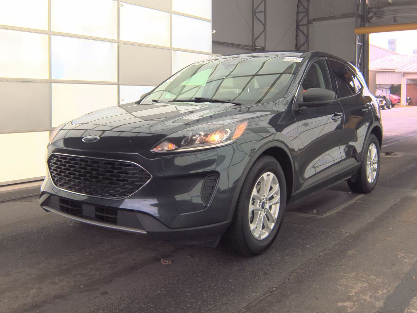FORD ESCAPE - 1