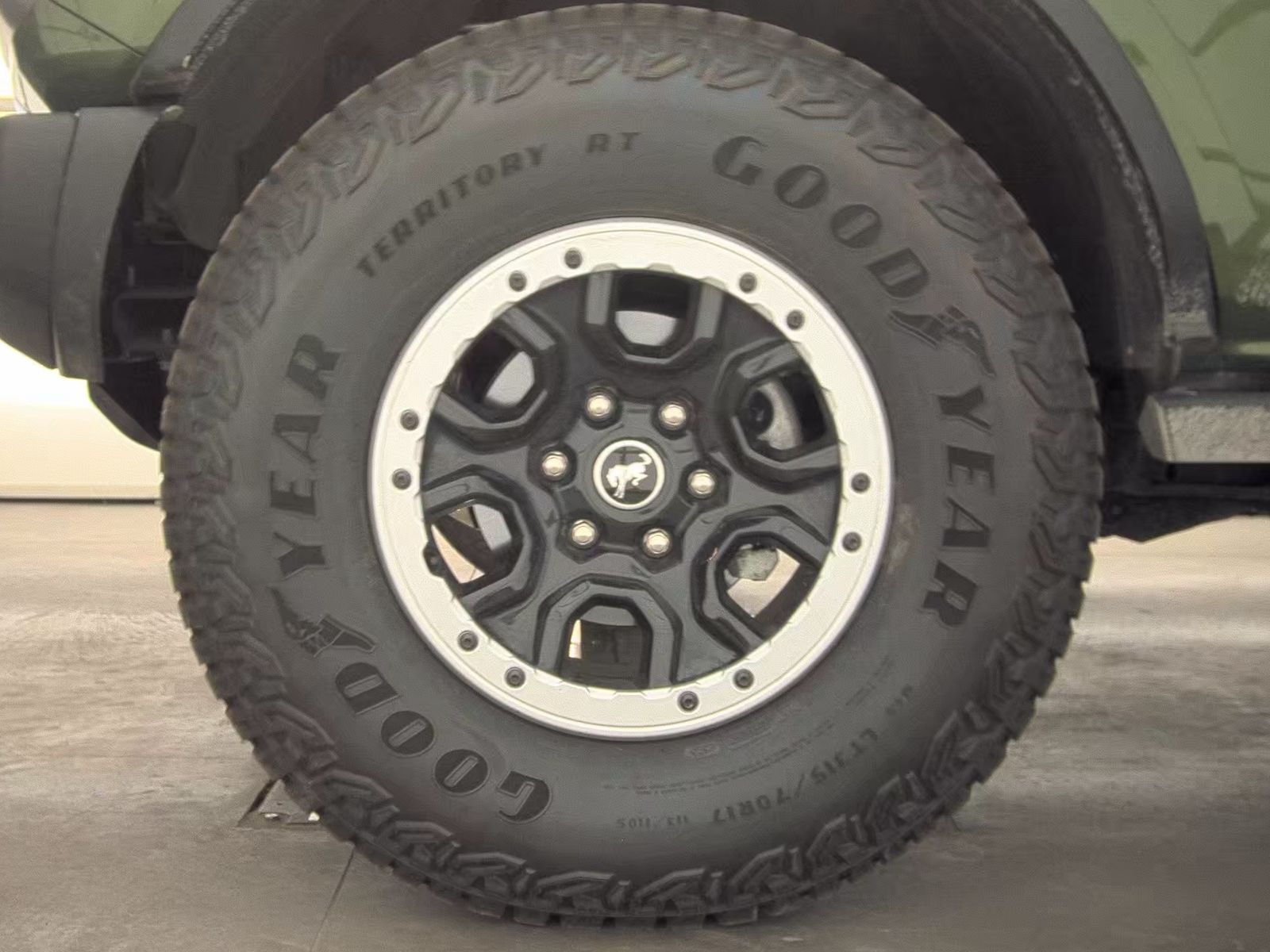 FORD BRONCO - 10