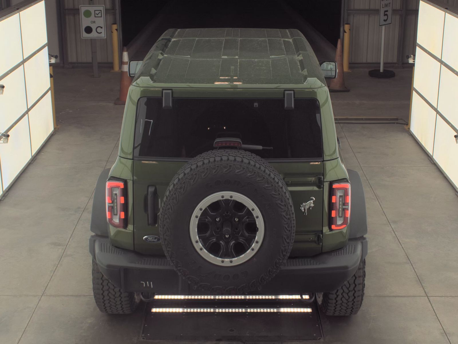 FORD BRONCO - 7