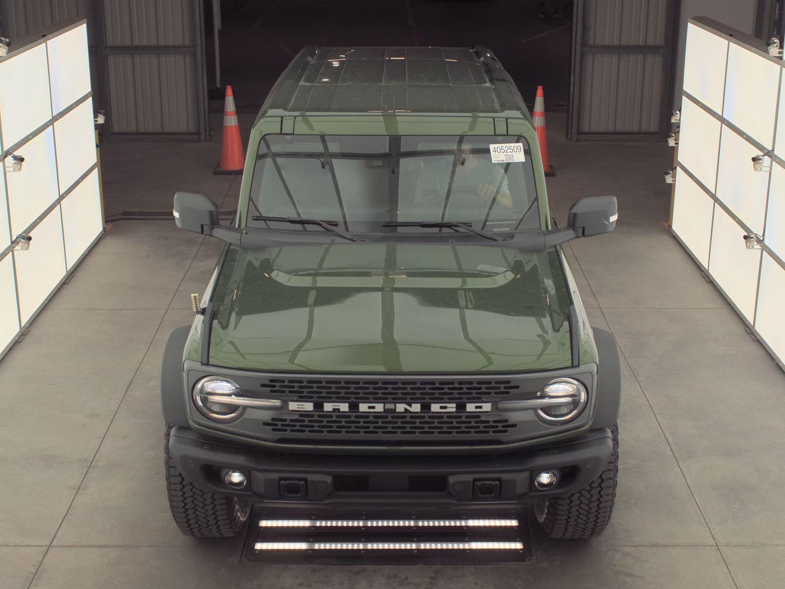 FORD BRONCO - 3