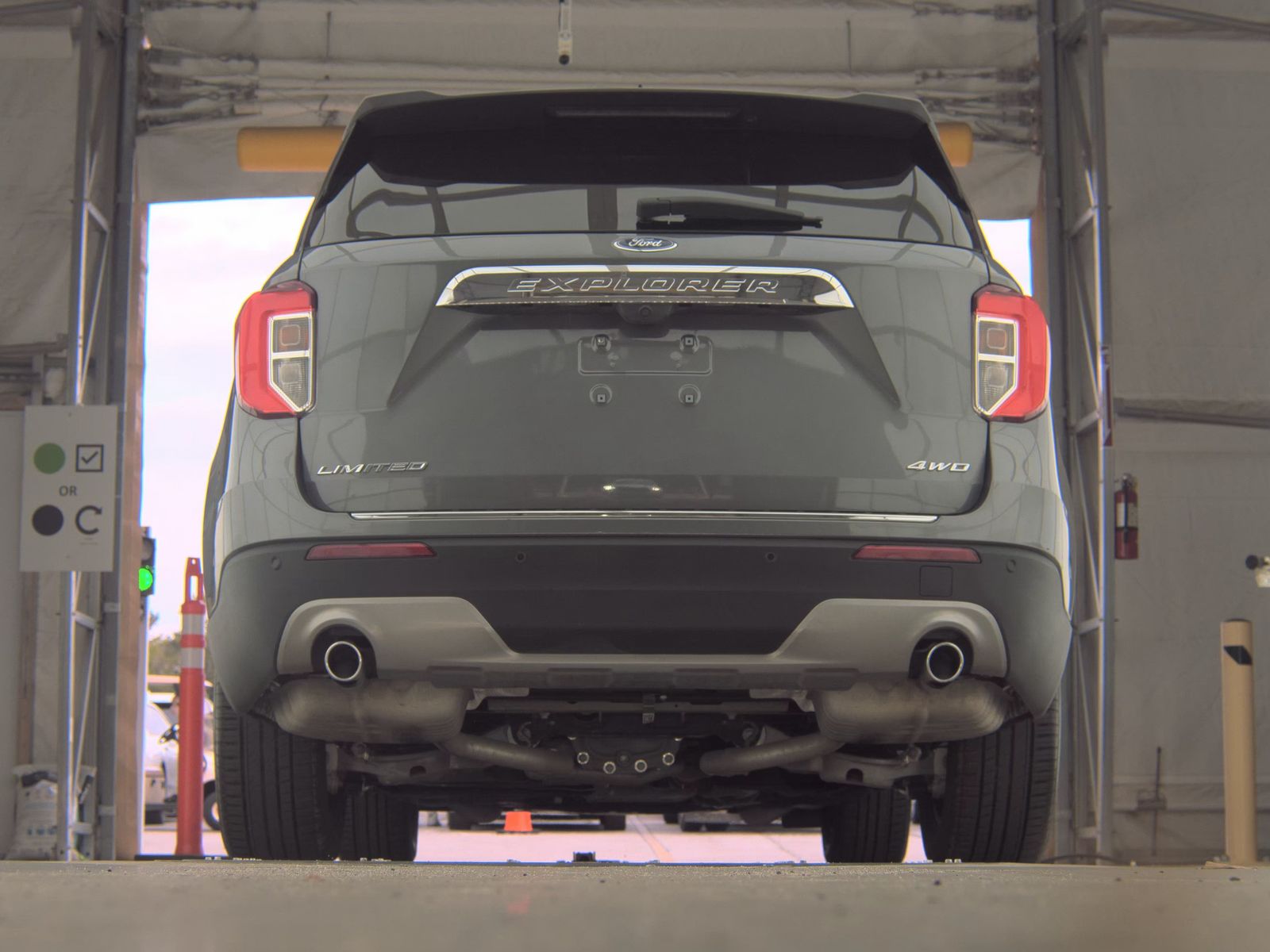 FORD EXPLORER - 8