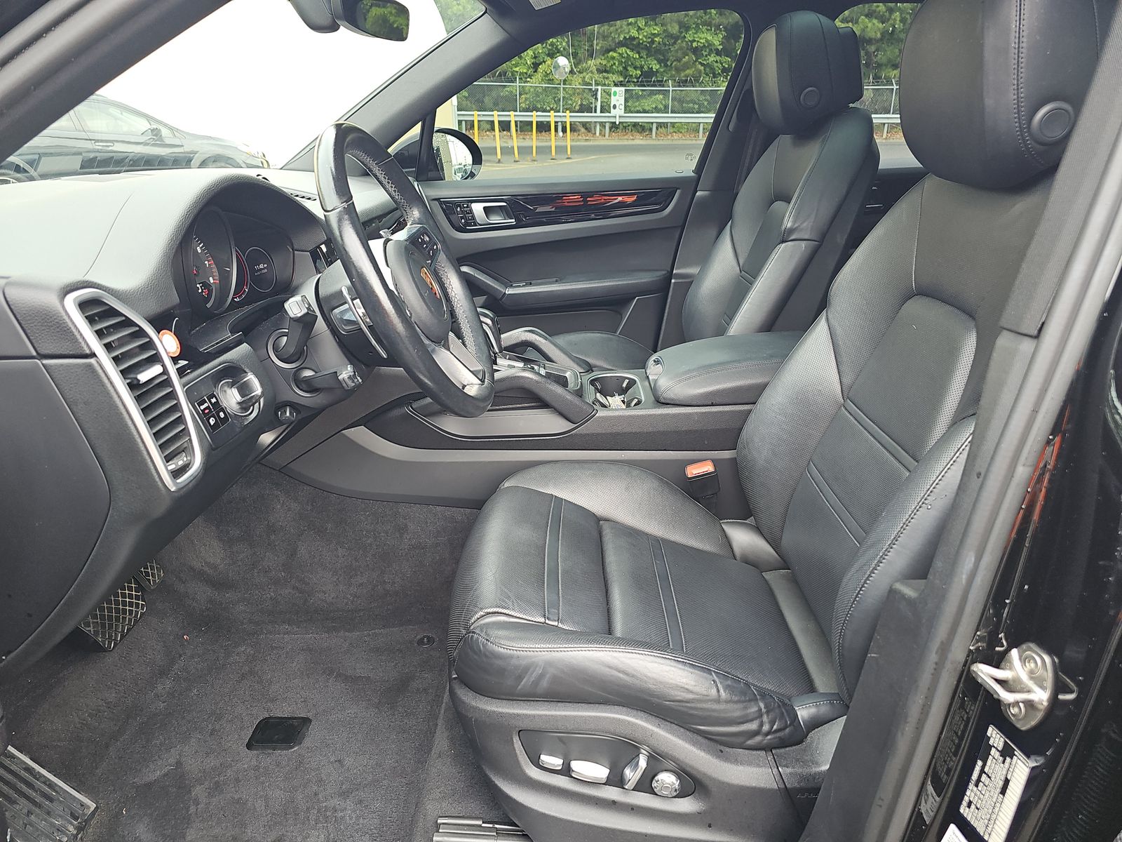 PORSCHE CAYENNE - 8