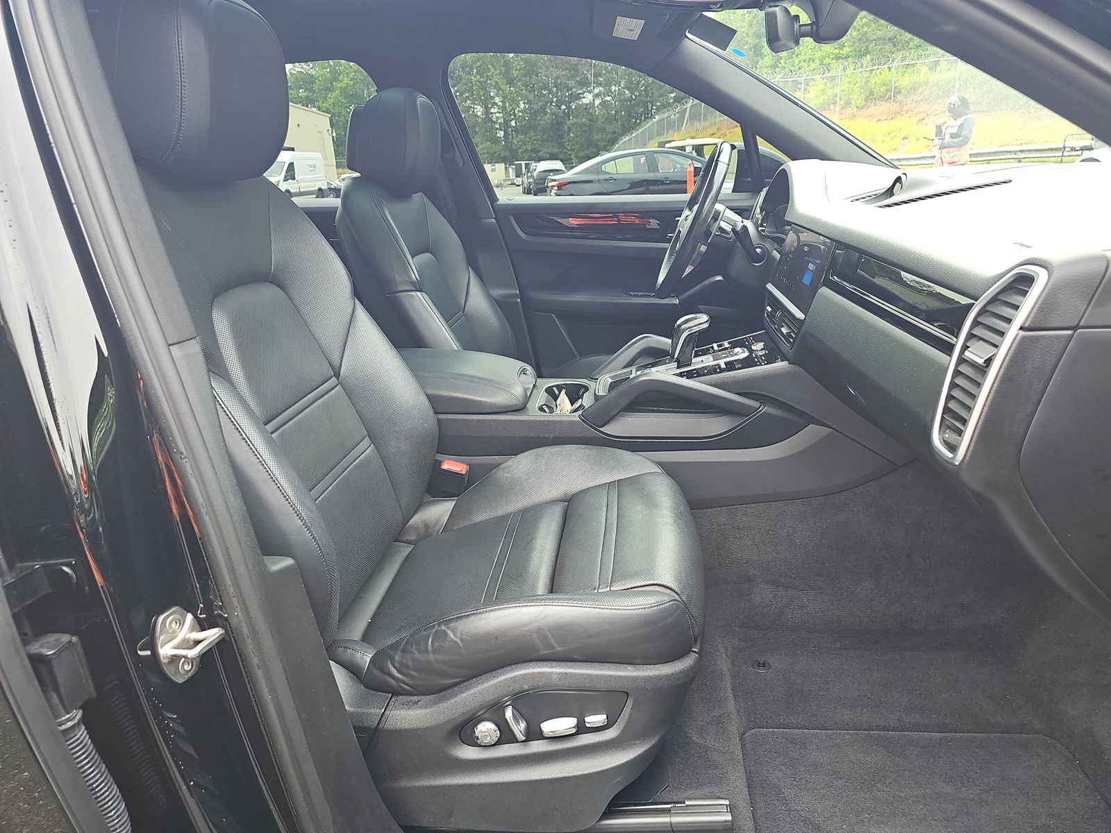 PORSCHE CAYENNE - 9