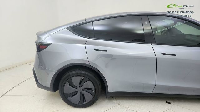 TESLA MODEL Y - 8