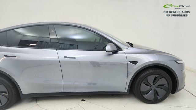 TESLA MODEL Y - 9