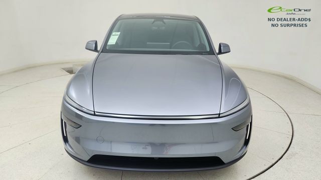 TESLA MODEL Y - 3