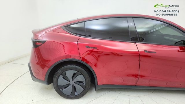 TESLA MODEL Y - 8