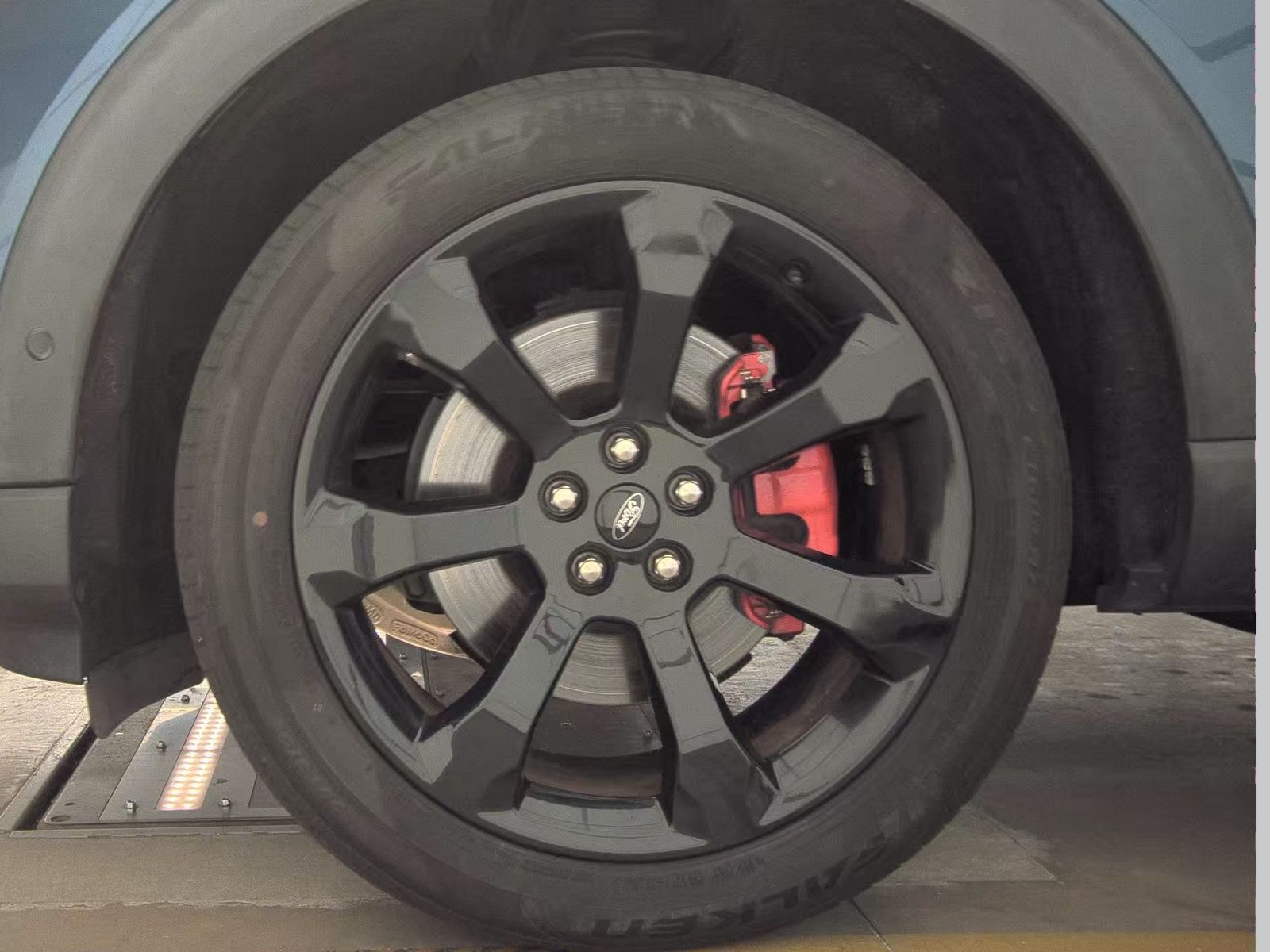 FORD EXPLORER - 10