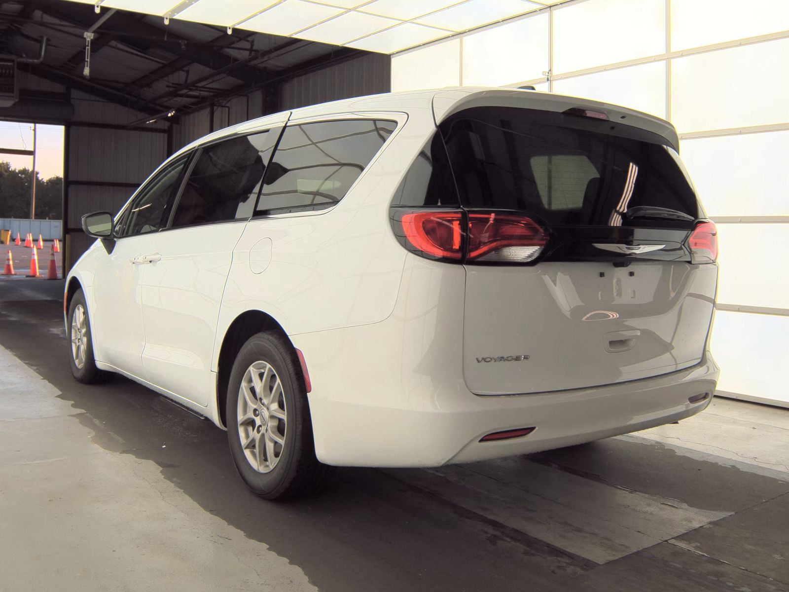 CHRYSLER VOYAGER - 9
