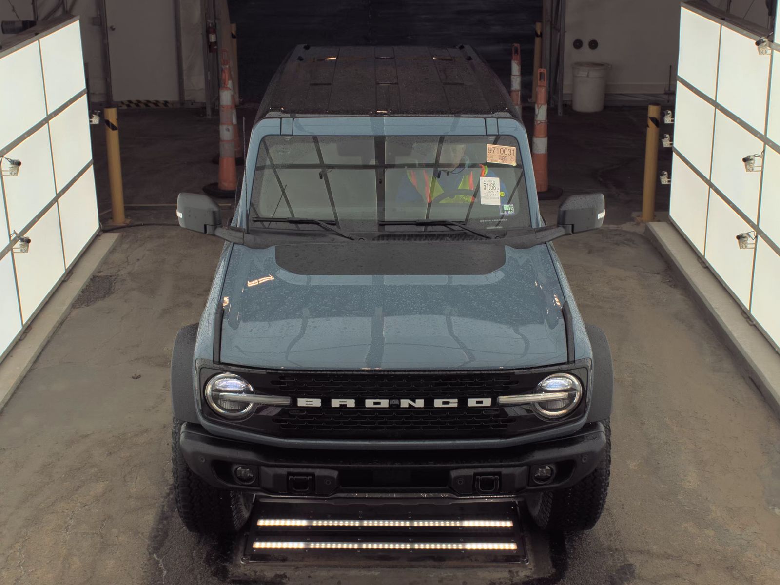 FORD BRONCO - 3