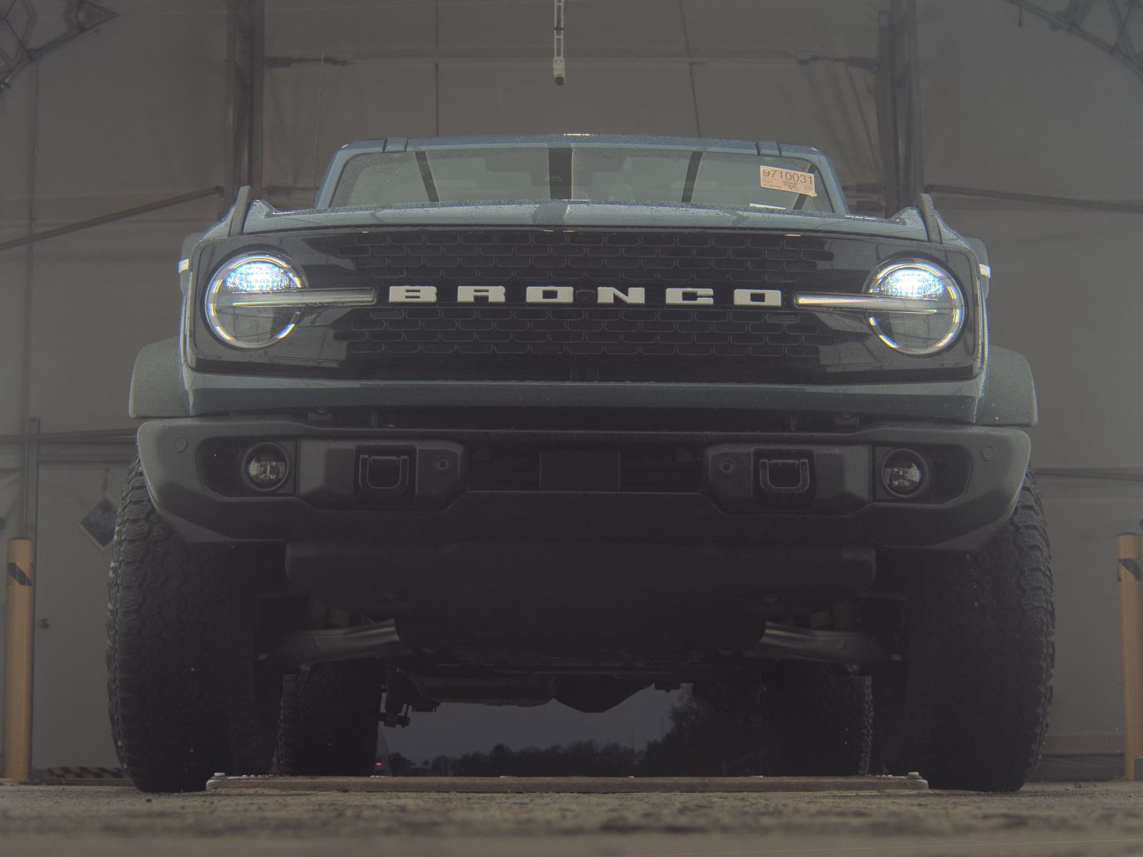 FORD BRONCO - 4