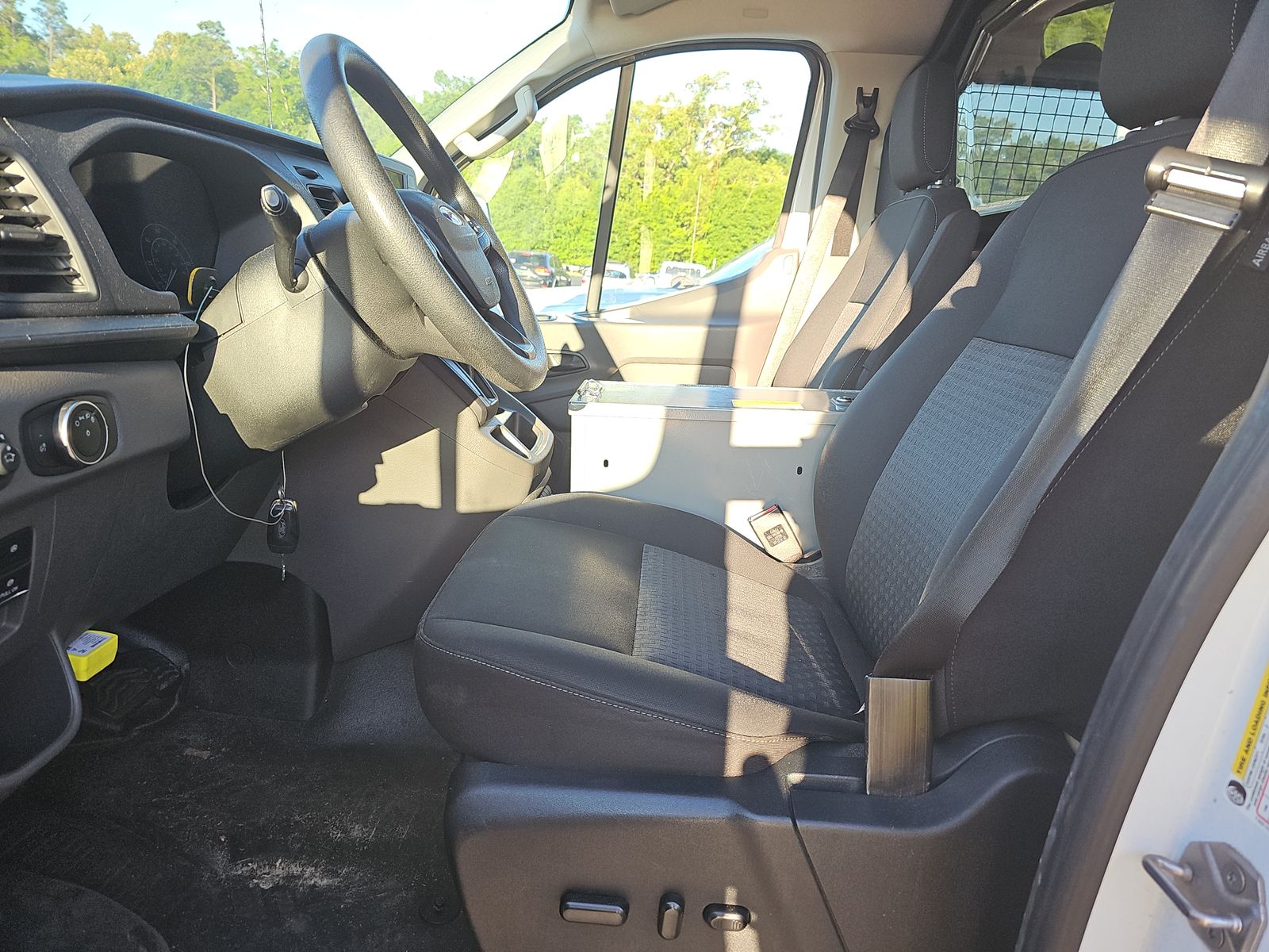 FORD TRANSIT 150 - 8