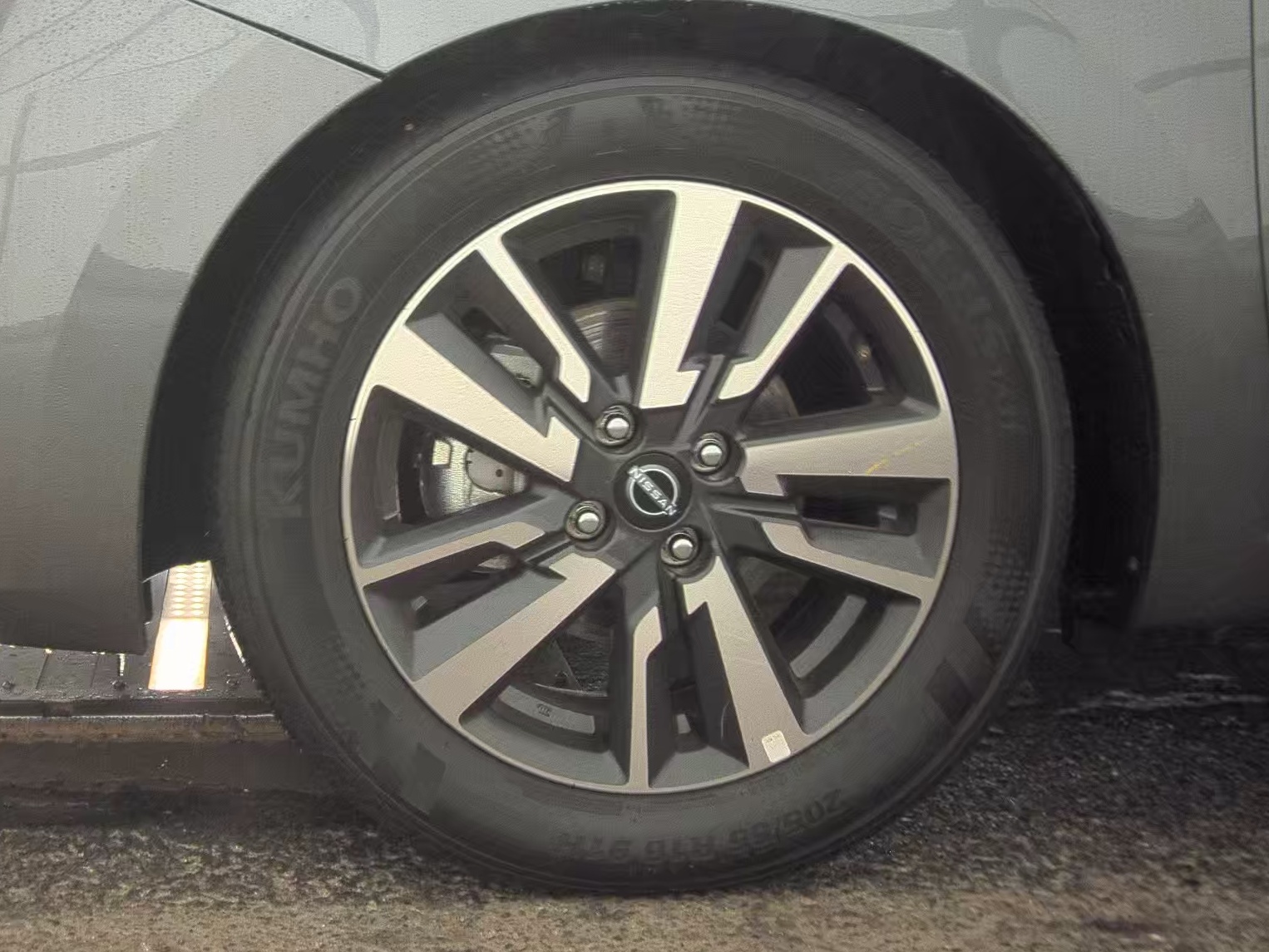 NISSAN VERSA - 10