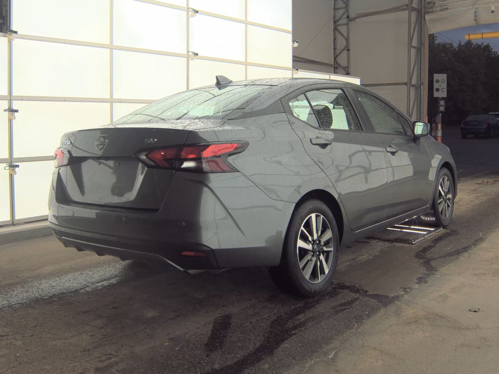 NISSAN VERSA - 6