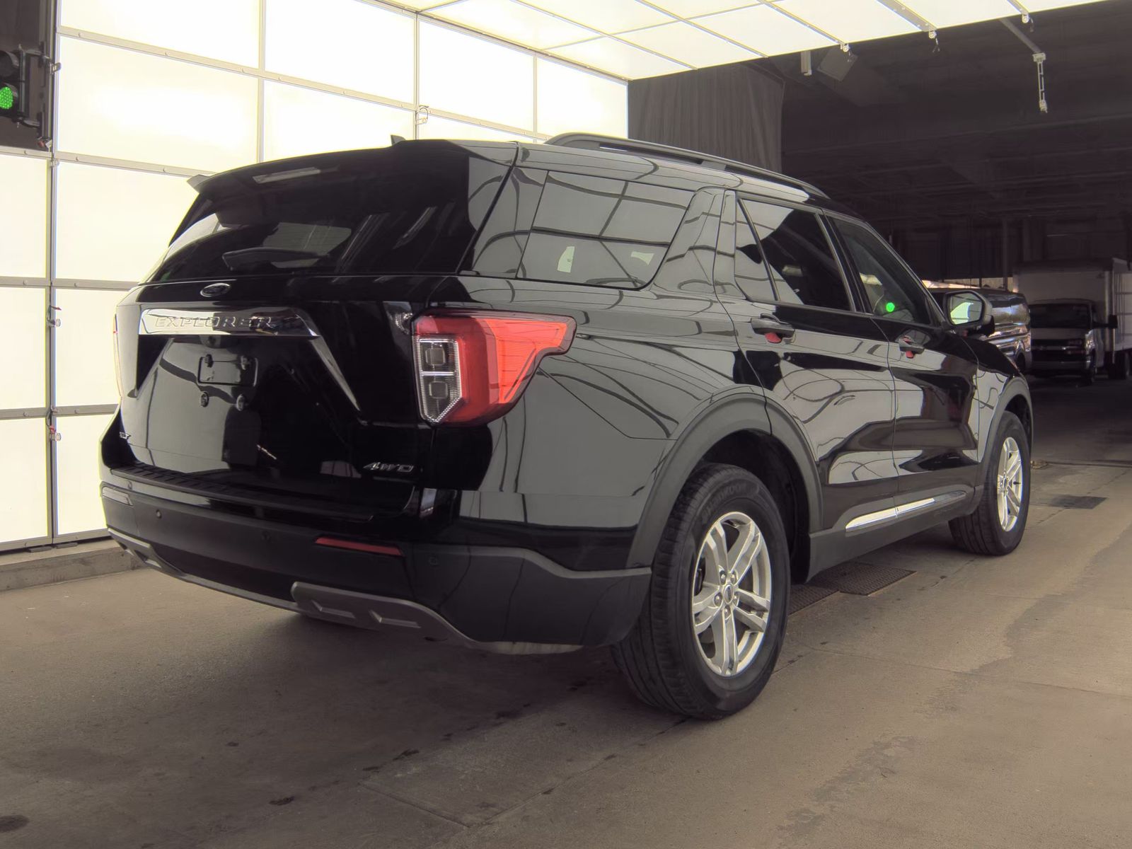 FORD EXPLORER - 6