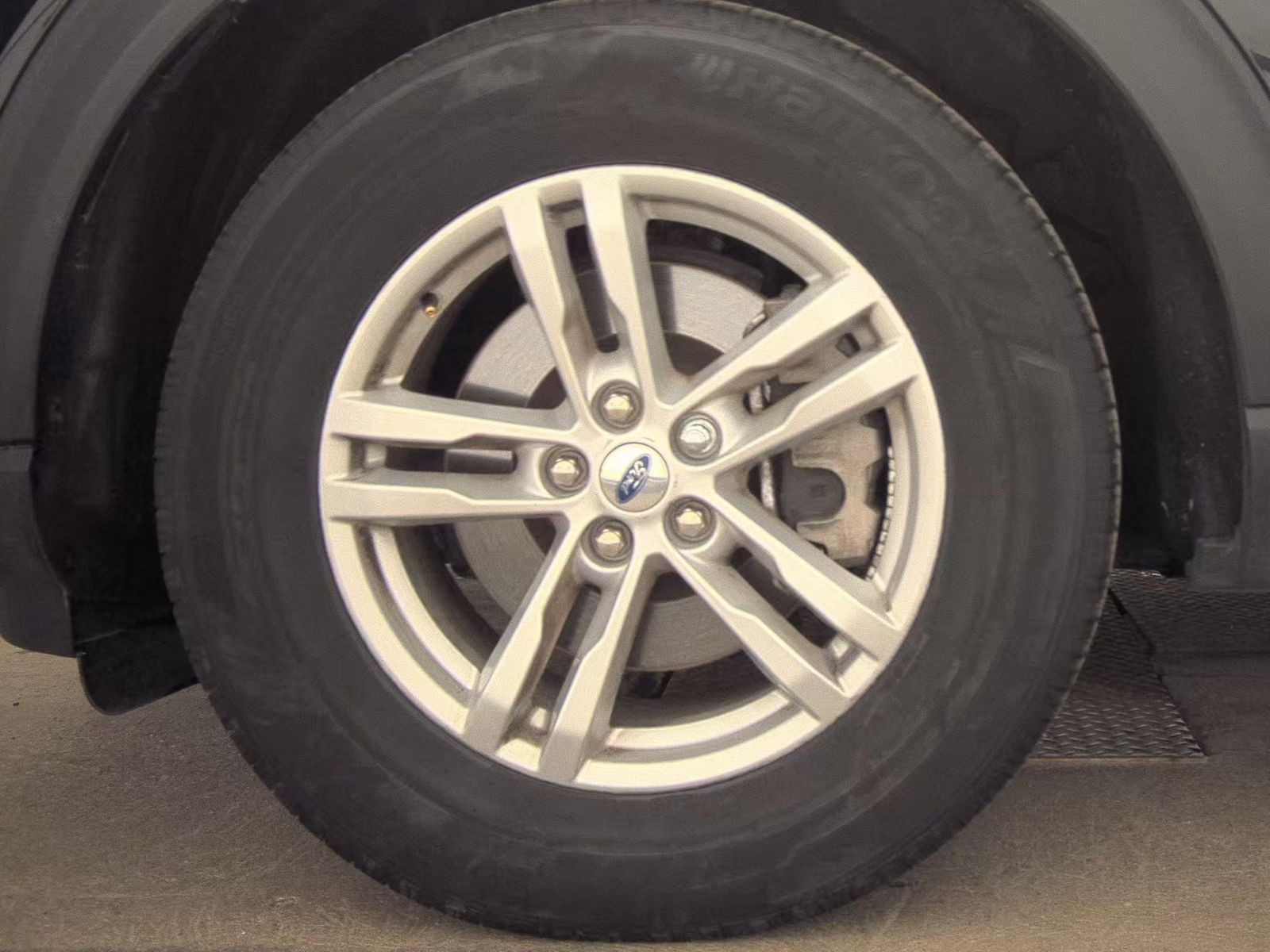 FORD EXPLORER - 10