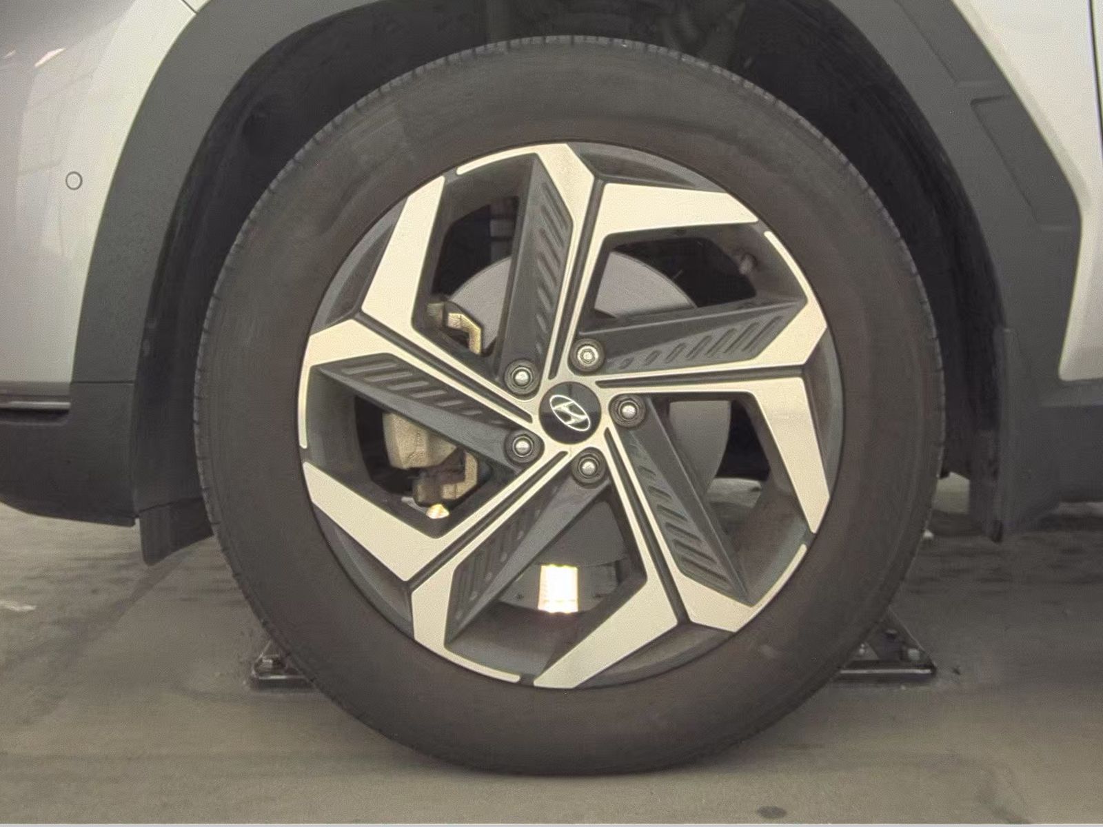 HYUNDAI TUCSON - 10