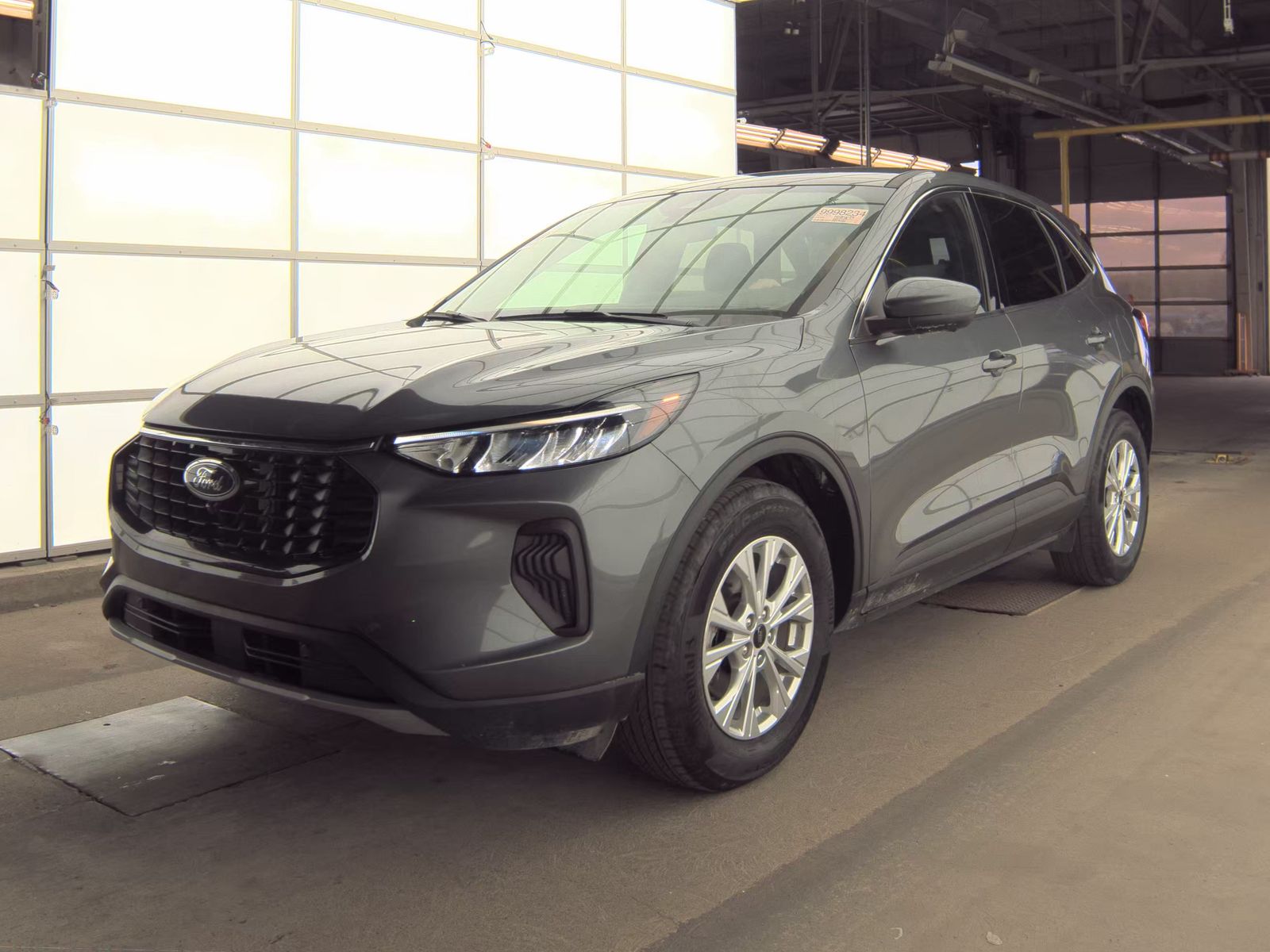 FORD ESCAPE - 1