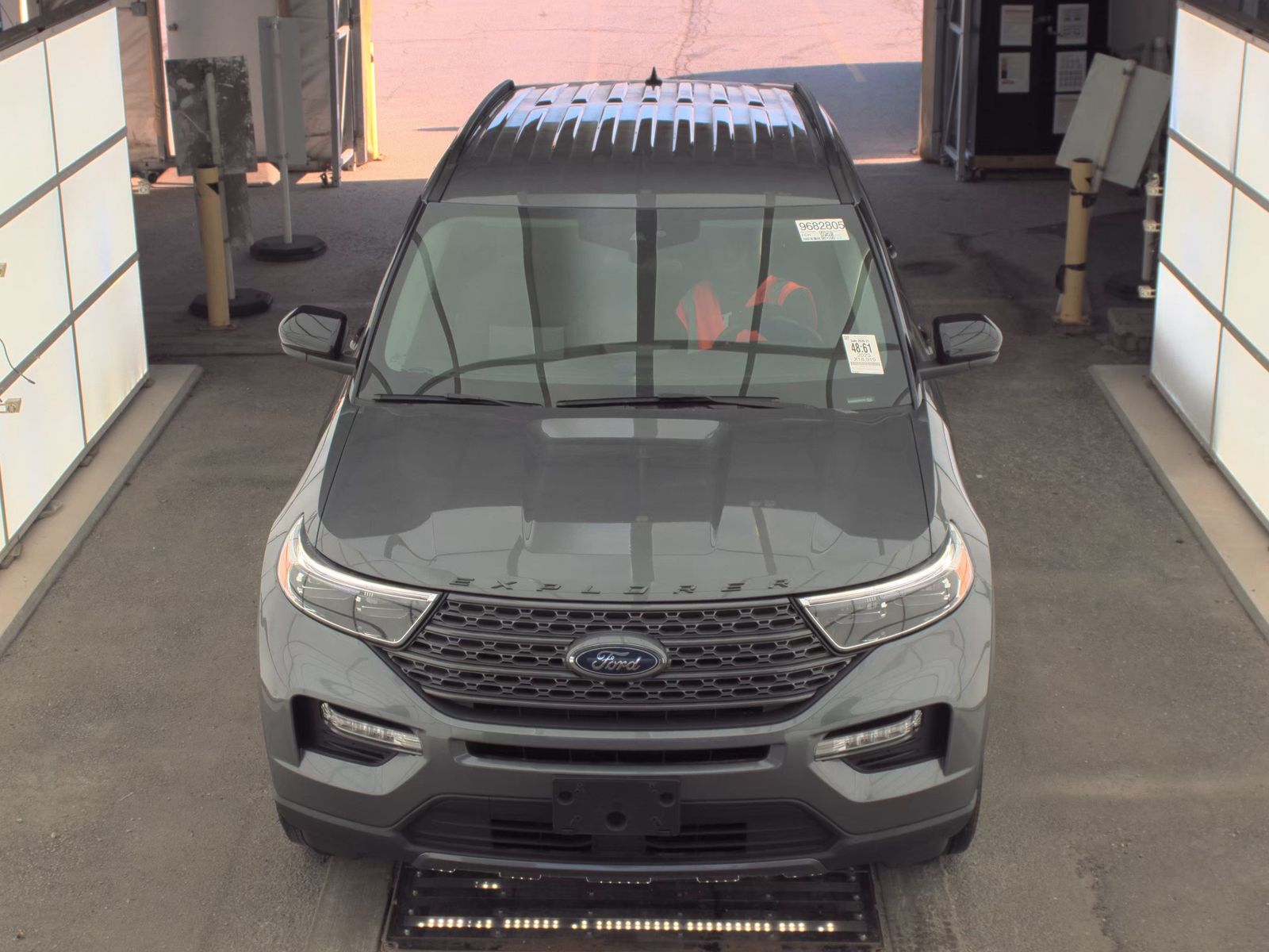 FORD EXPLORER - 3
