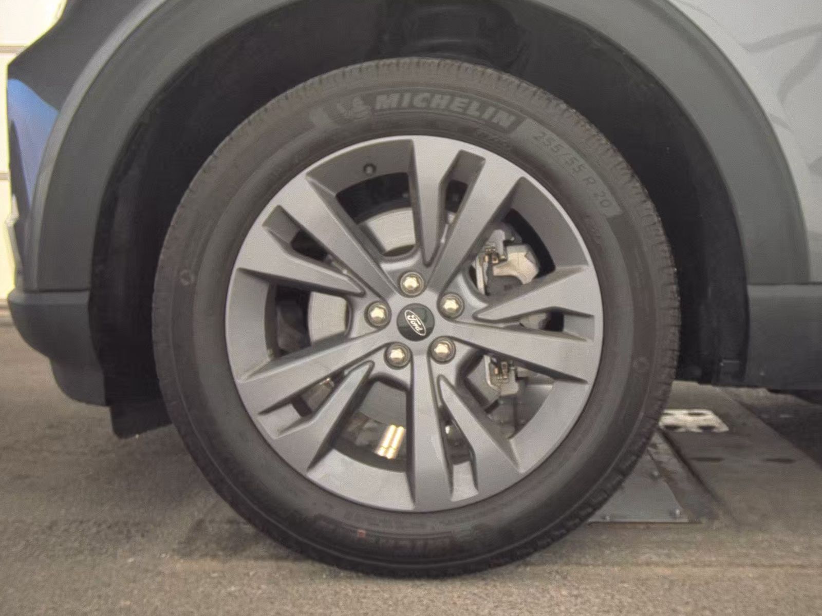 FORD EXPLORER - 10