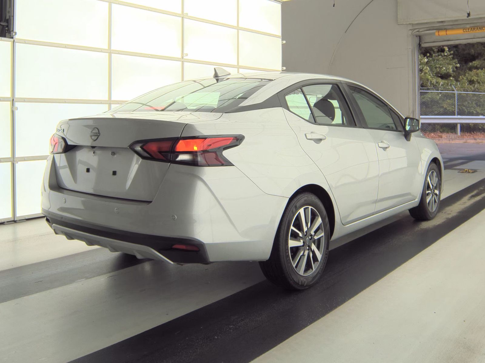 NISSAN VERSA - 6