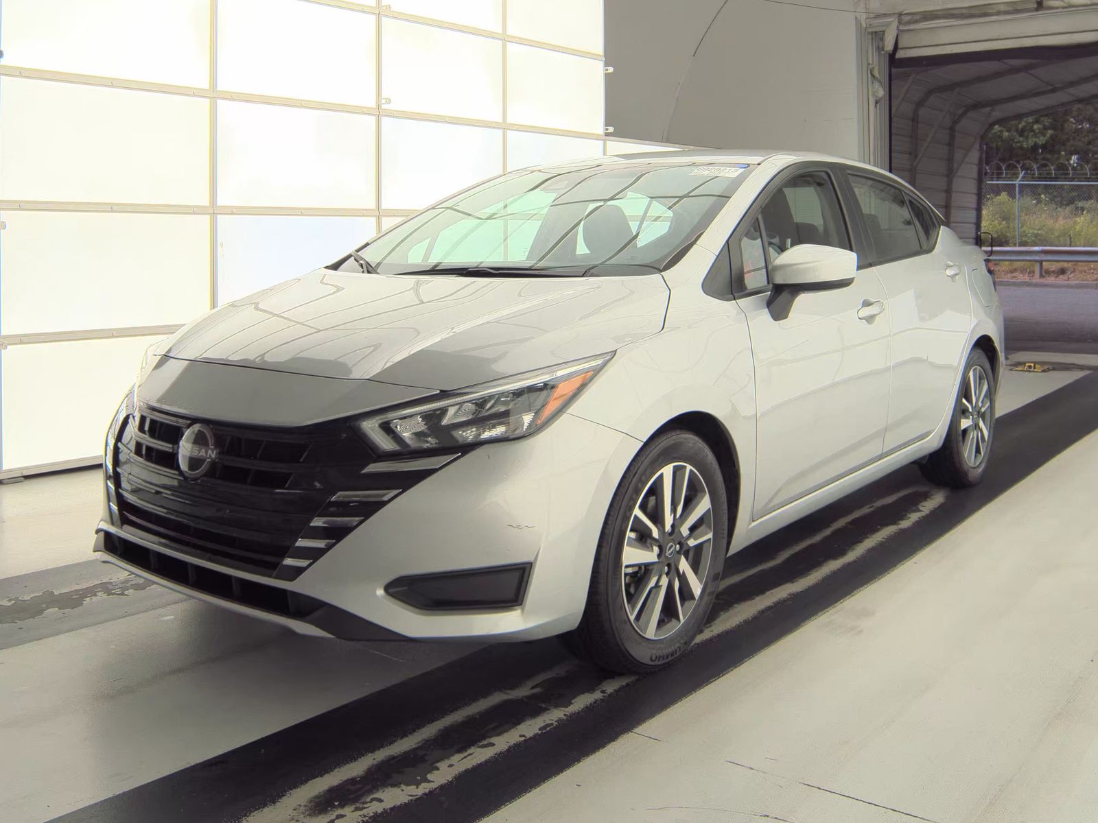 NISSAN VERSA - 1