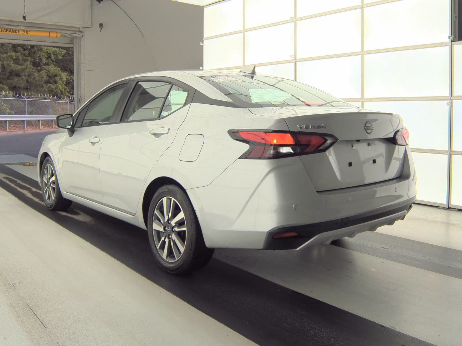 NISSAN VERSA - 9