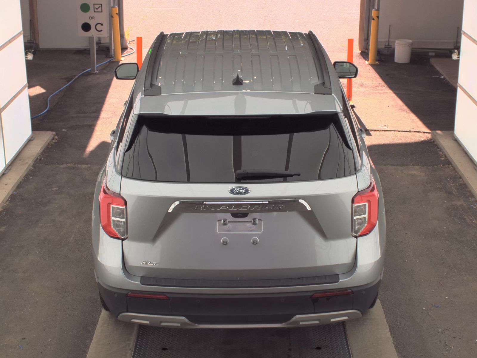 FORD EXPLORER - 7