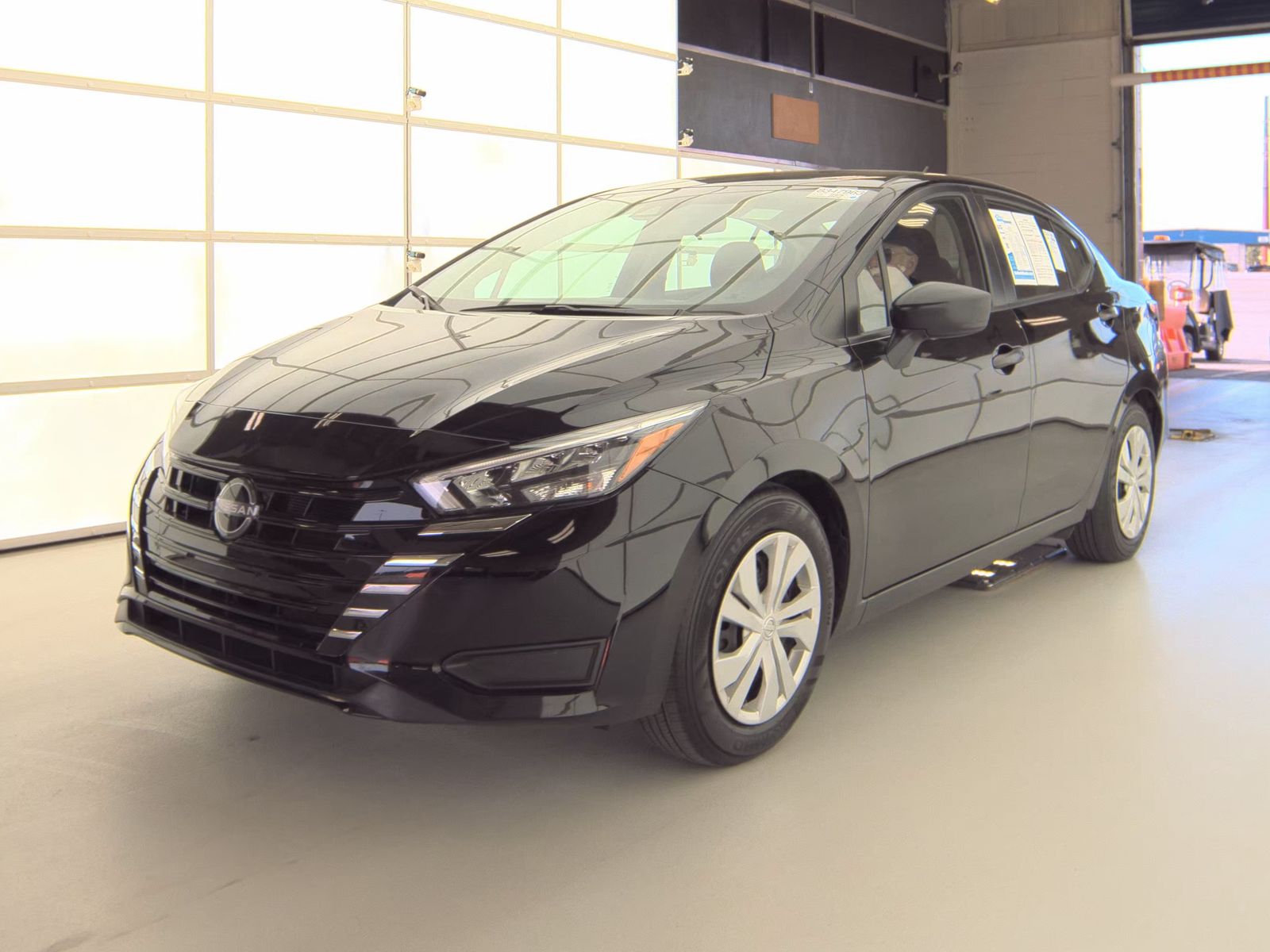 NISSAN VERSA - 1