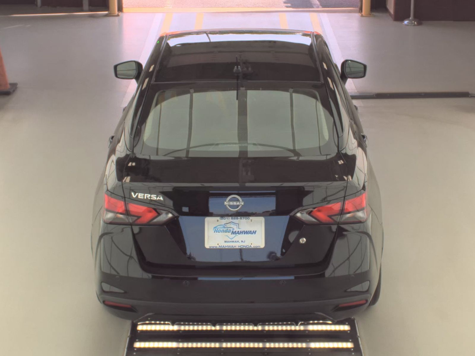 NISSAN VERSA - 7