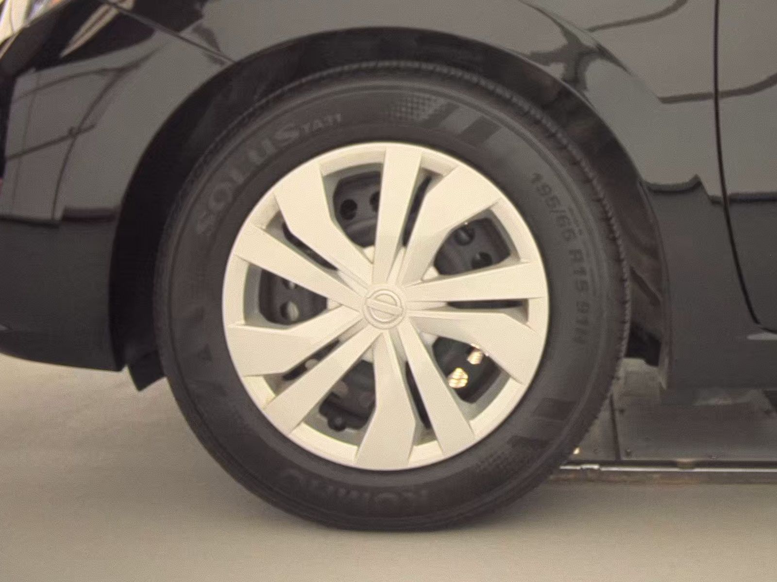 NISSAN VERSA - 10