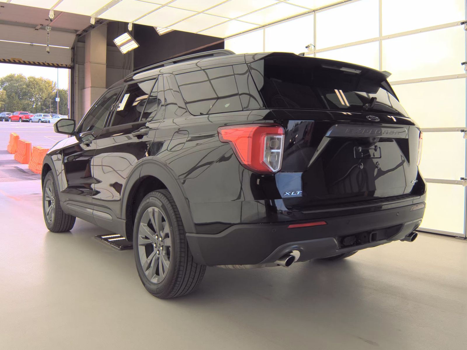 FORD EXPLORER - 9