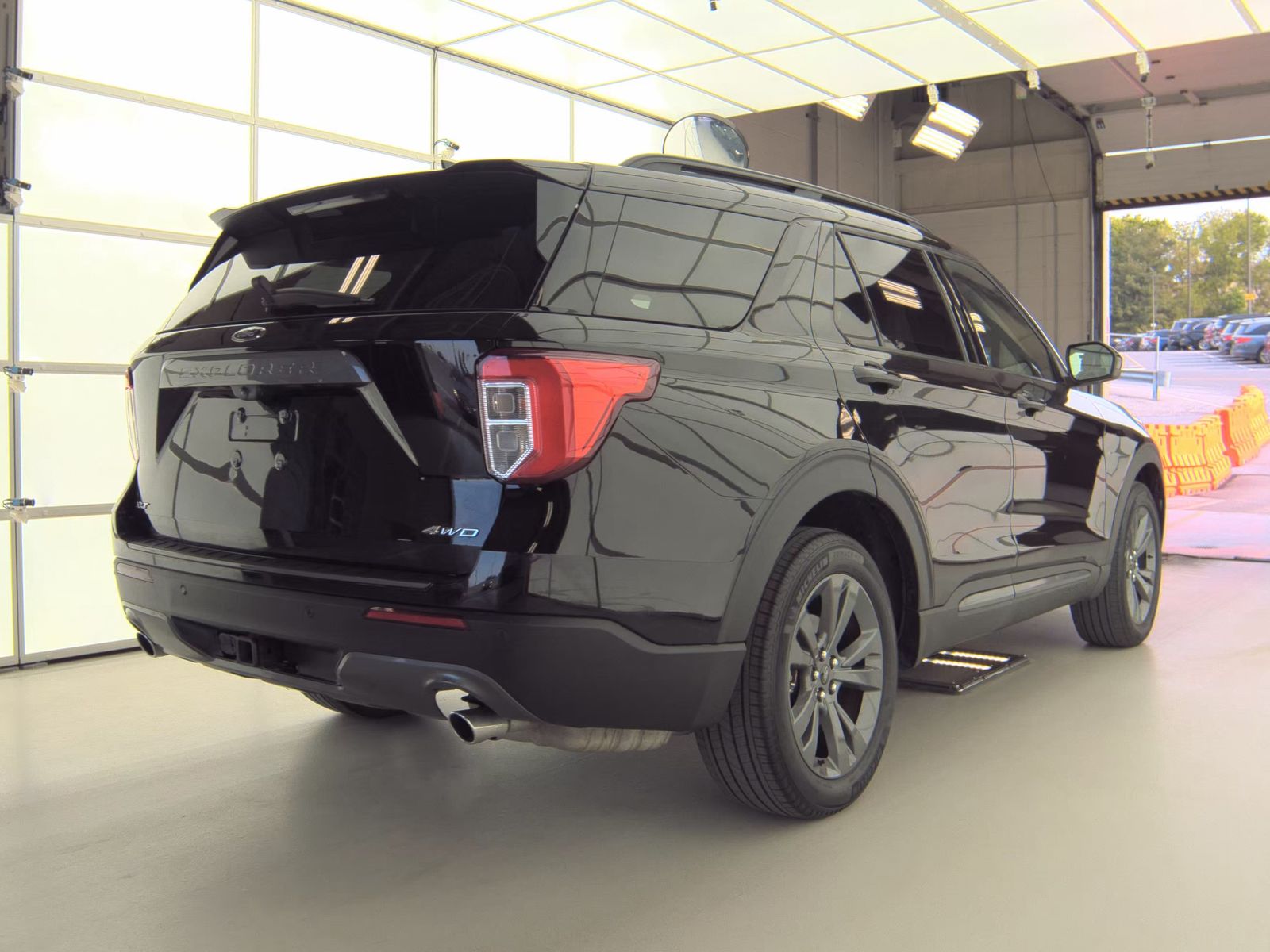 FORD EXPLORER - 6