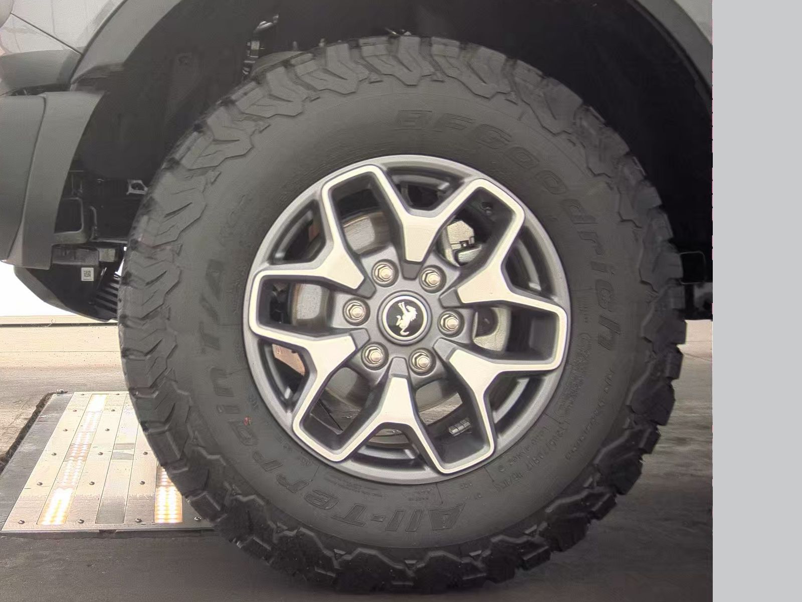 FORD BRONCO - 10