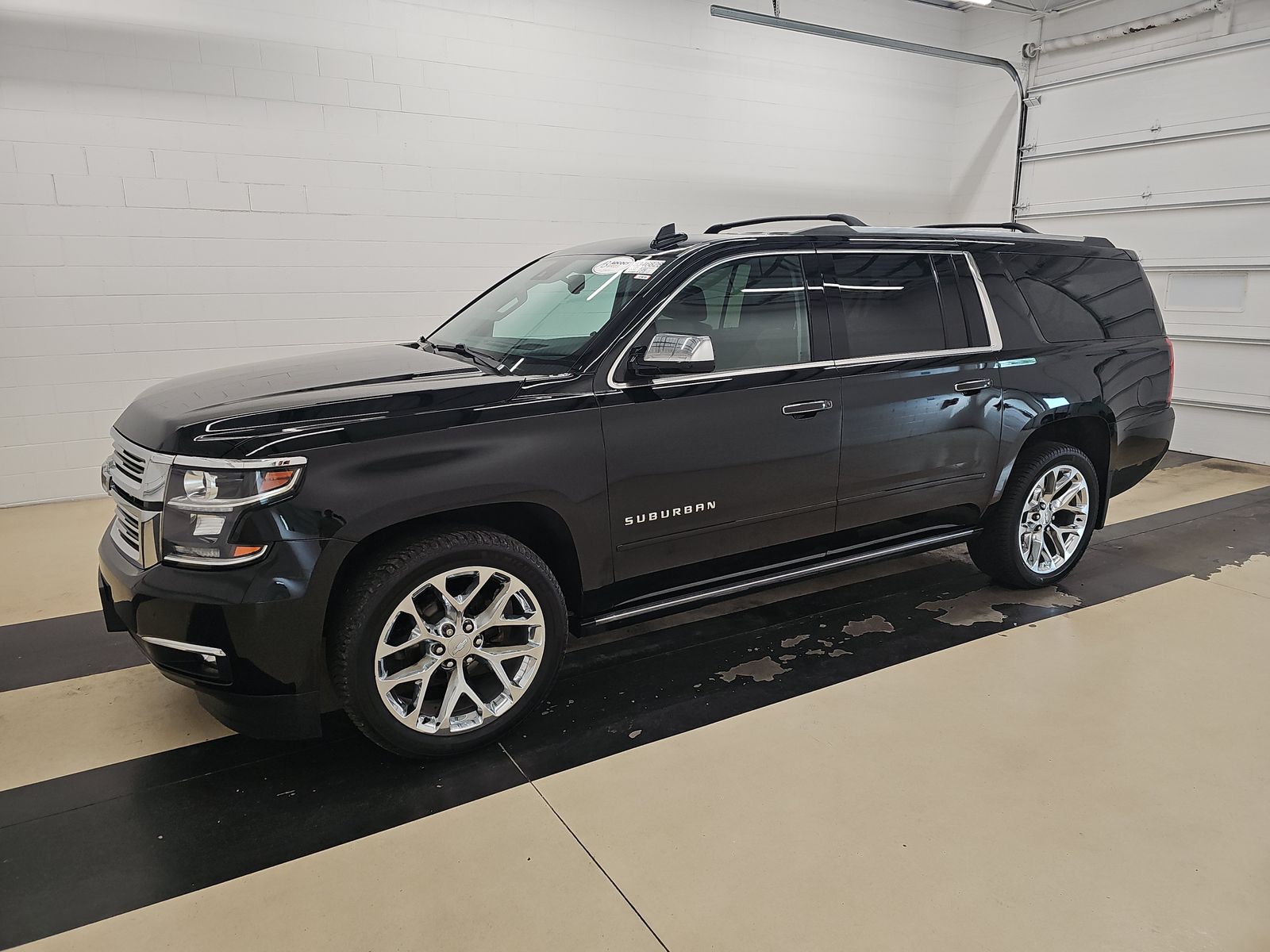 2020 Chevrolet Suburban 4WD 1500 Premier's photo